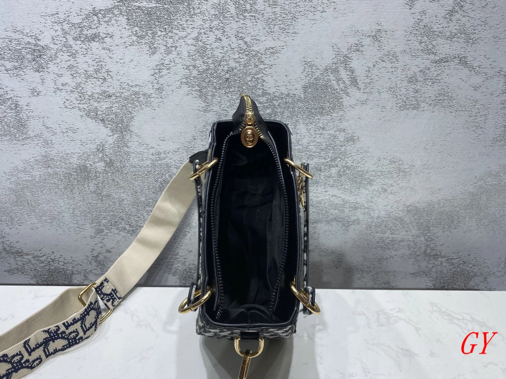 Christian Dior Messenger Bags For Women Functional 9535