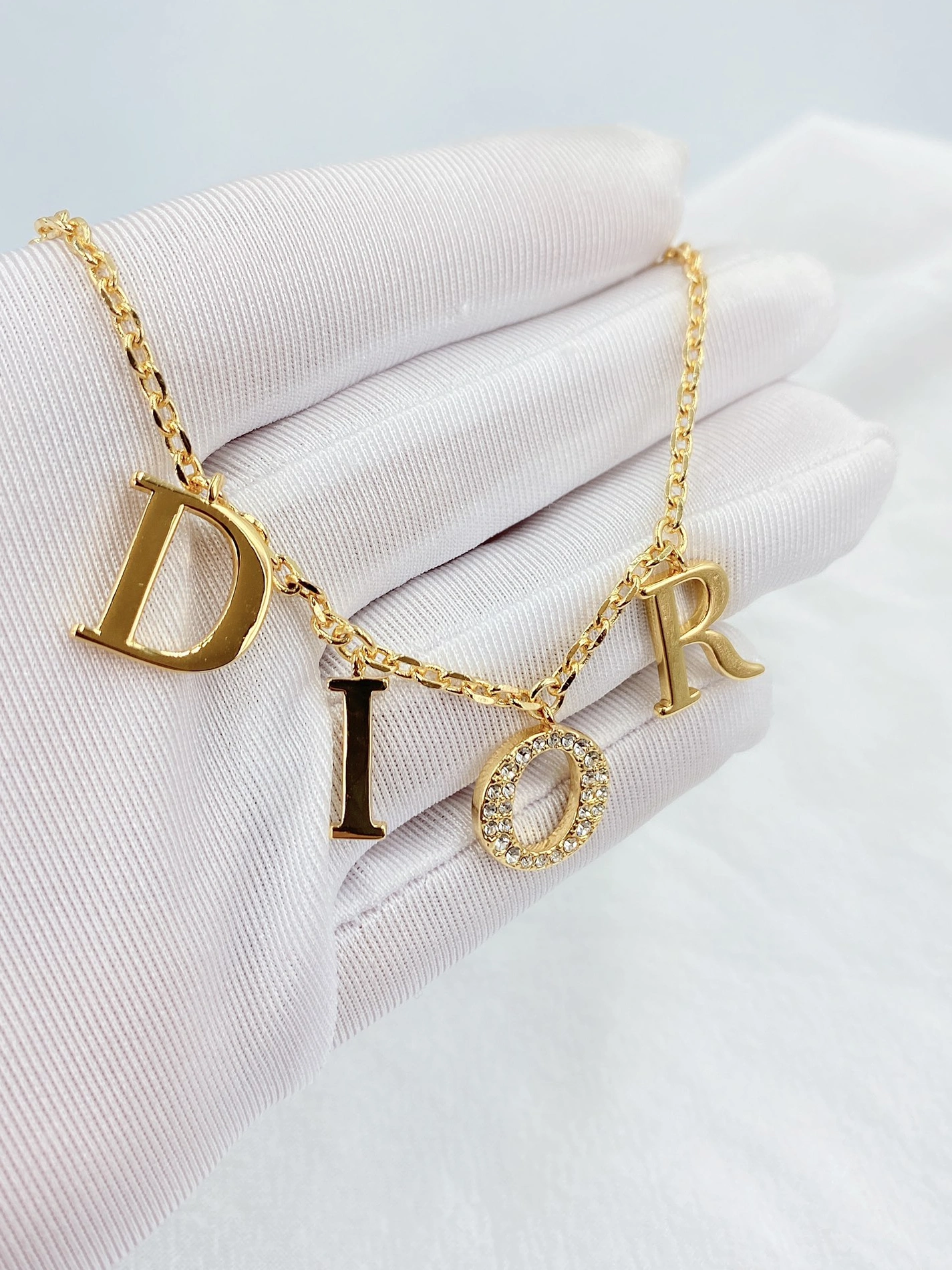 Christian Dior Necklace For Unisex Trendsetting 5175