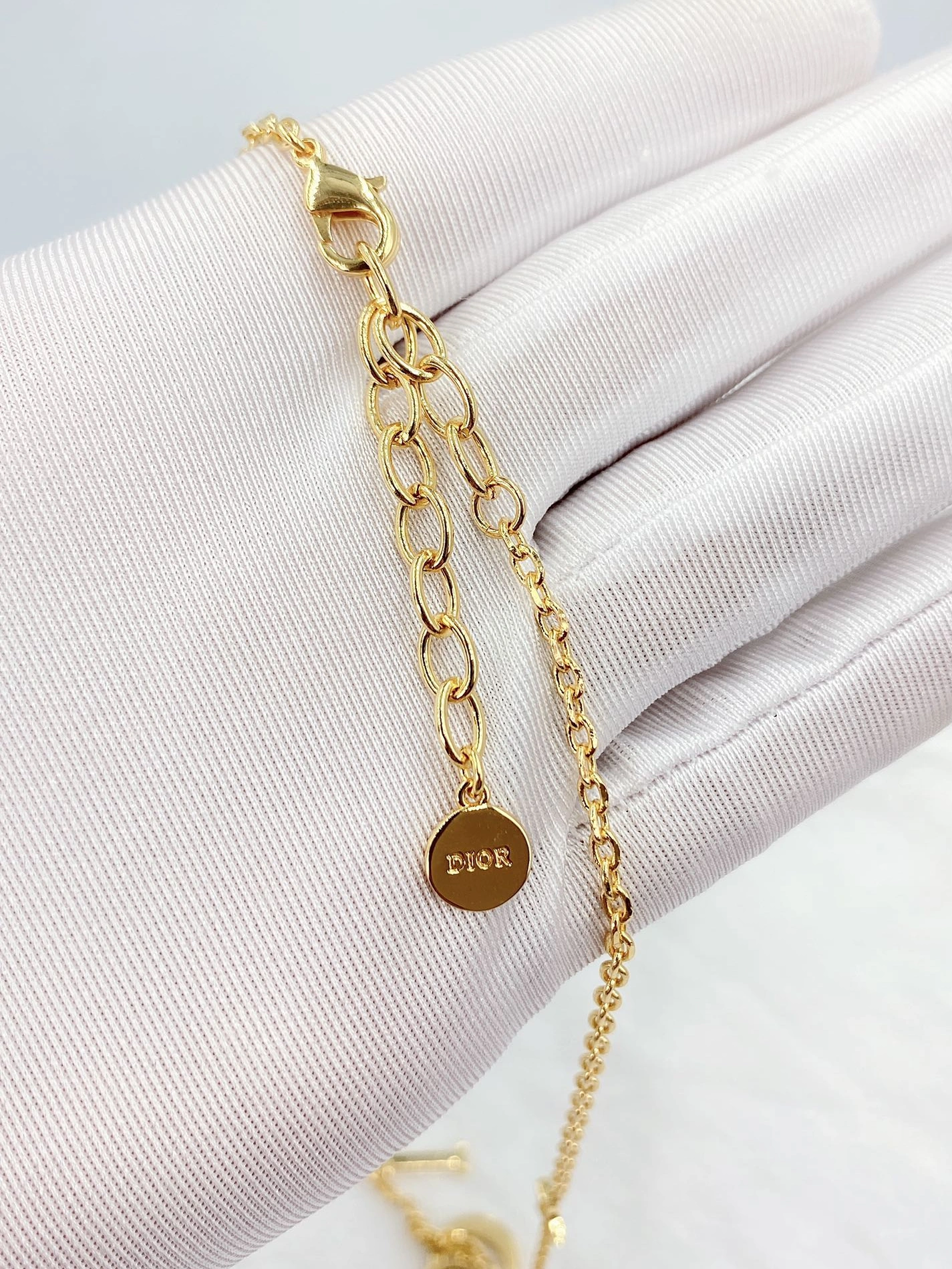 Christian Dior Necklace For Unisex Trendsetting 5175