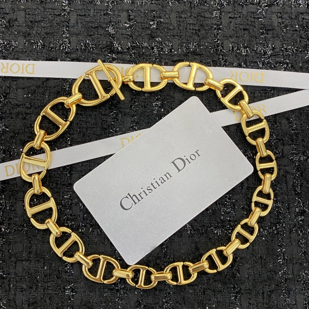 Christian Dior Necklace ModernLook 6549