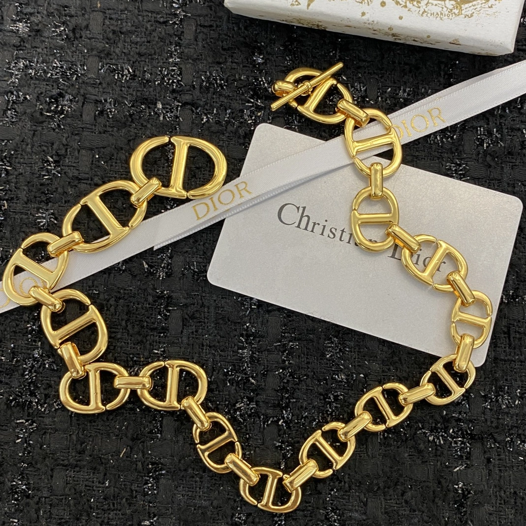 Christian Dior Necklace ModernLook 6549