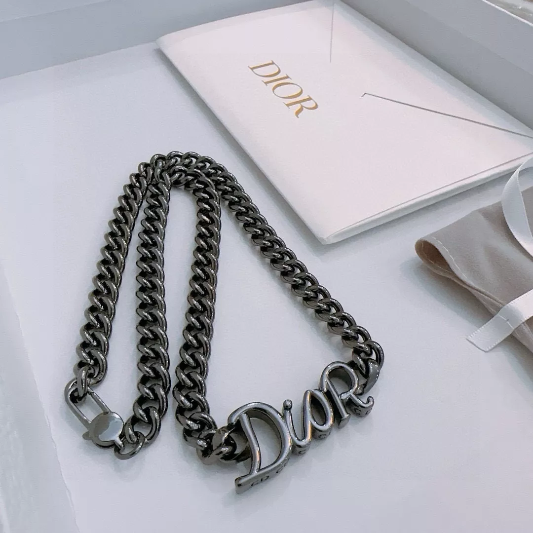 Christian Dior Necklaces Sleek 3409