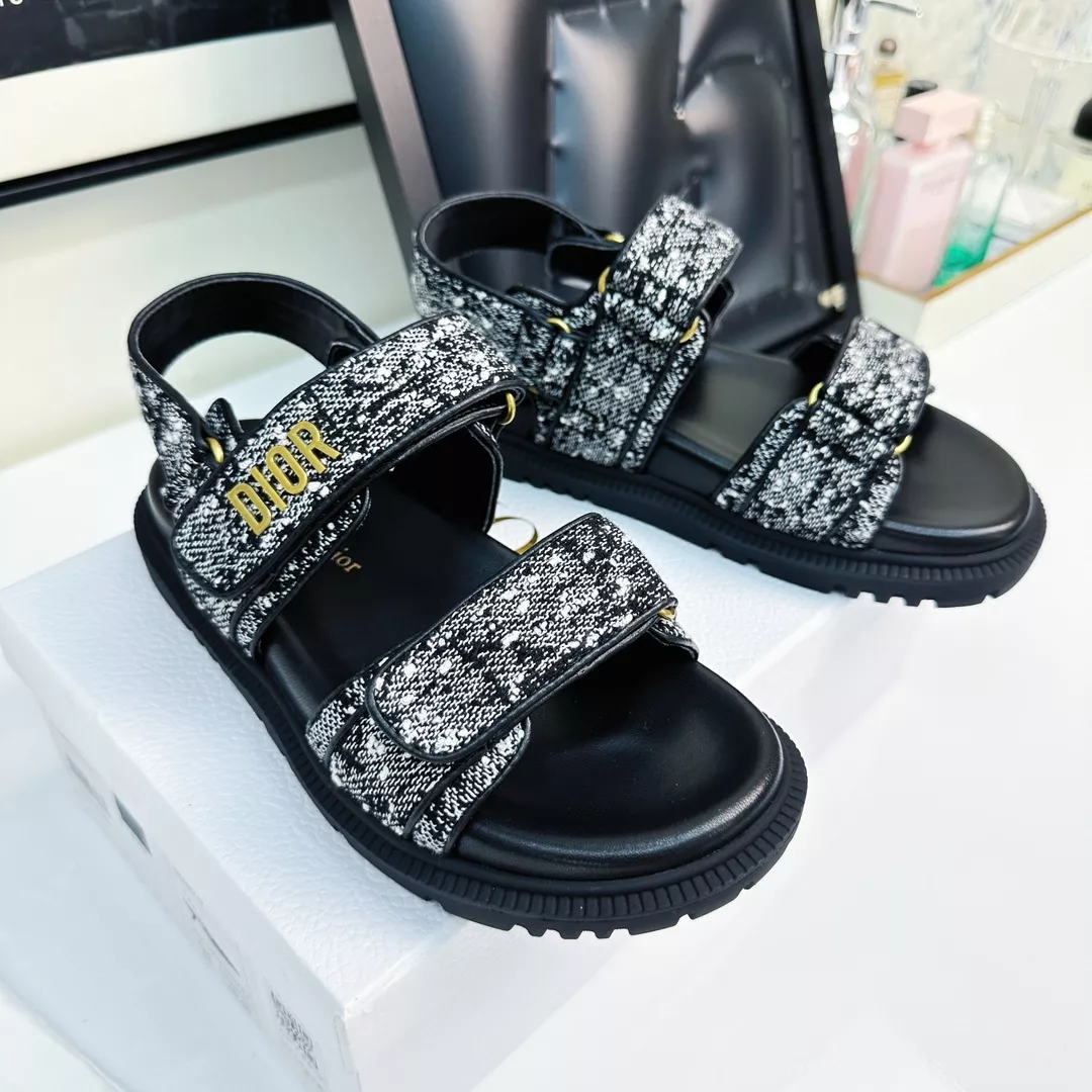 Christian Dior Sandal For Women Compact 7419