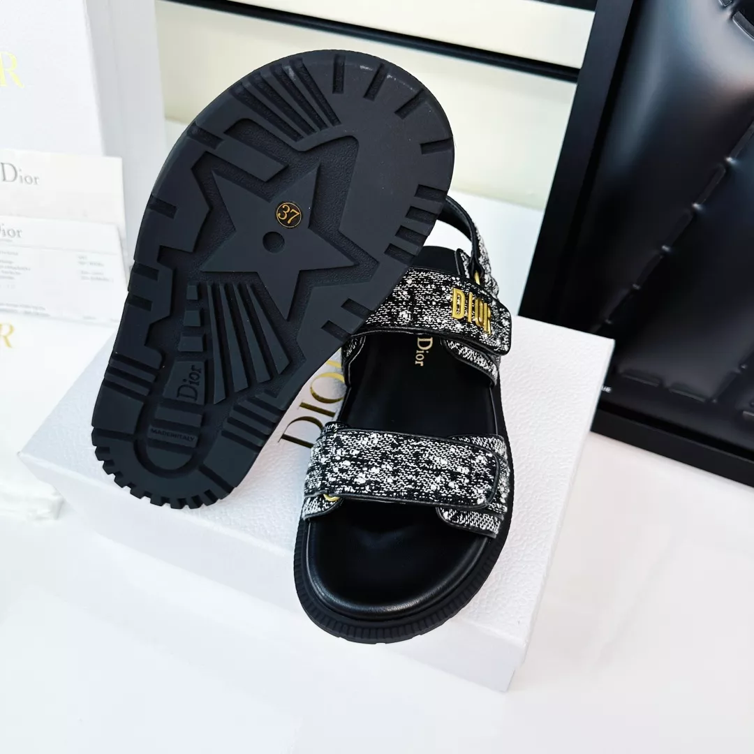 Christian Dior Sandal For Women Compact 7419