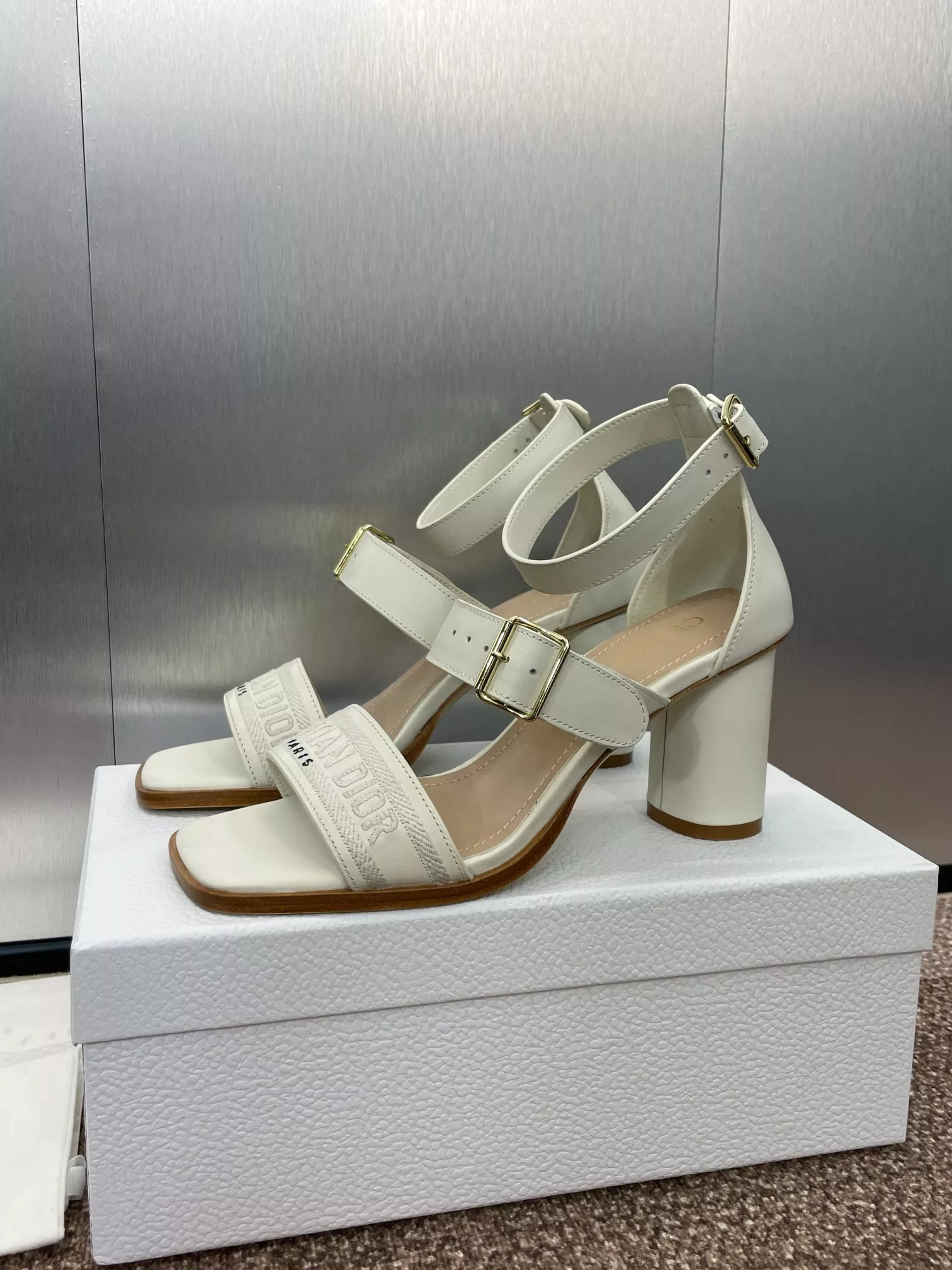 Christian Dior Sandal For Women Elegant 1616