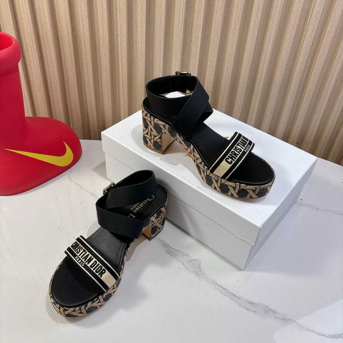 Christian Dior Sandal For Women Functional 8114