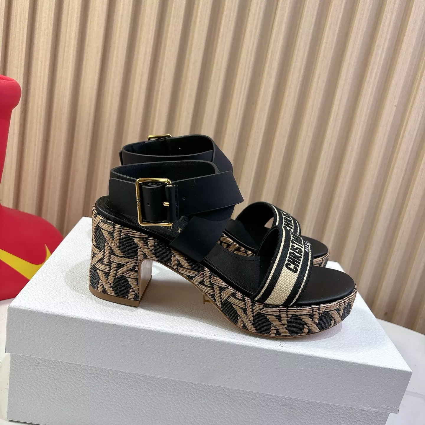 Christian Dior Sandal For Women Functional 8114