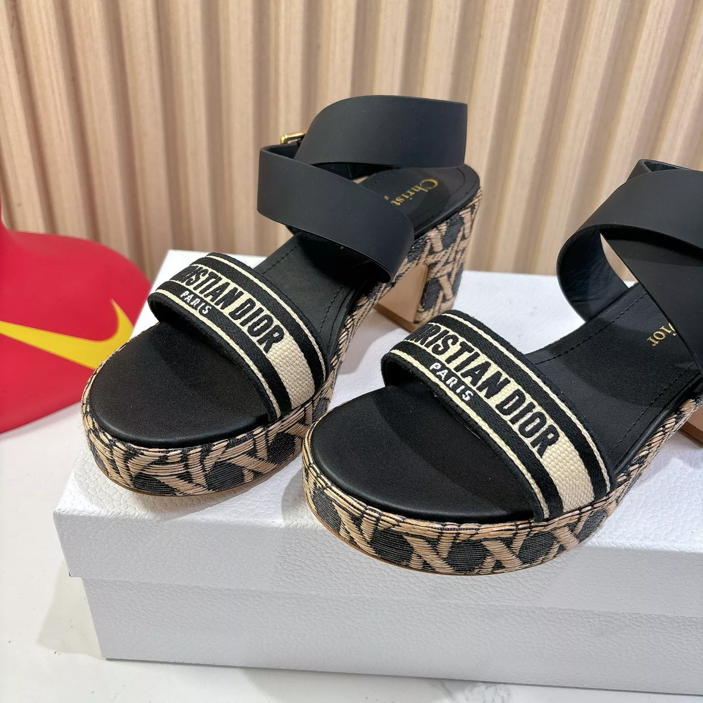 Christian Dior Sandal For Women Functional 8114