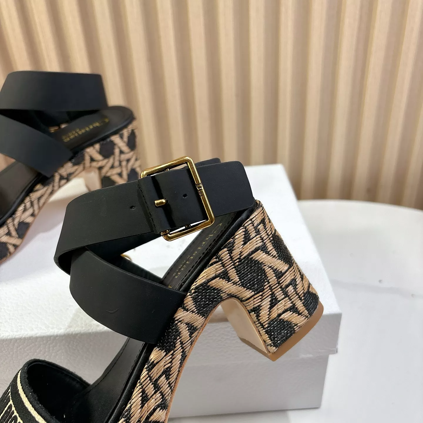 Christian Dior Sandal For Women Functional 8114