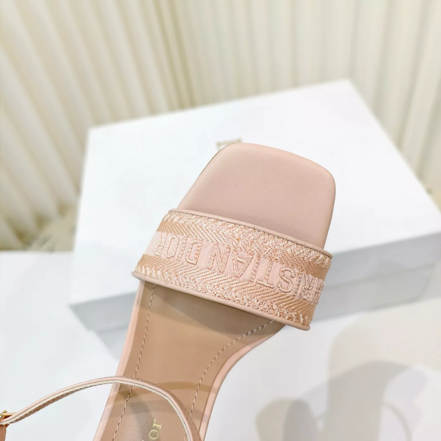 Christian Dior Sandal For Women Lightweight 9670