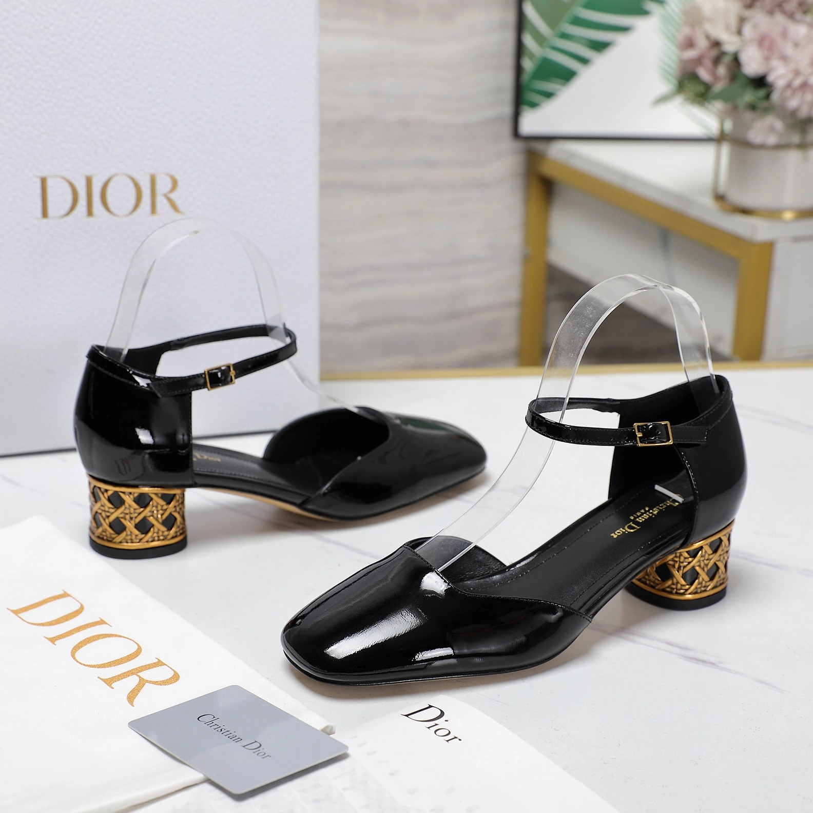 Christian Dior Sandal For Women Sleek 2928
