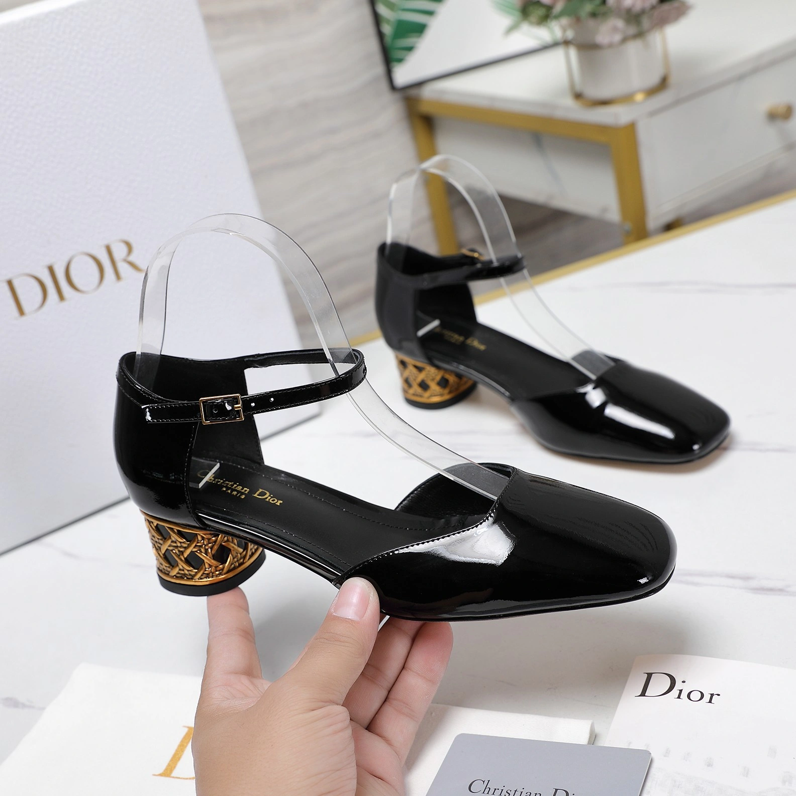 Christian Dior Sandal For Women Sleek 2928