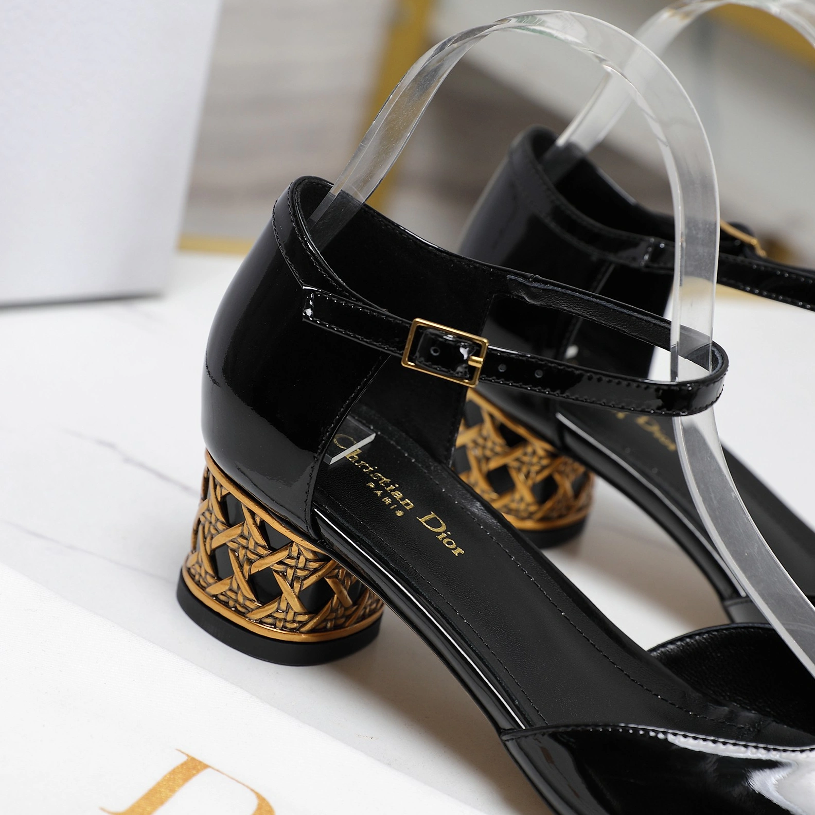 Christian Dior Sandal For Women Sleek 2928