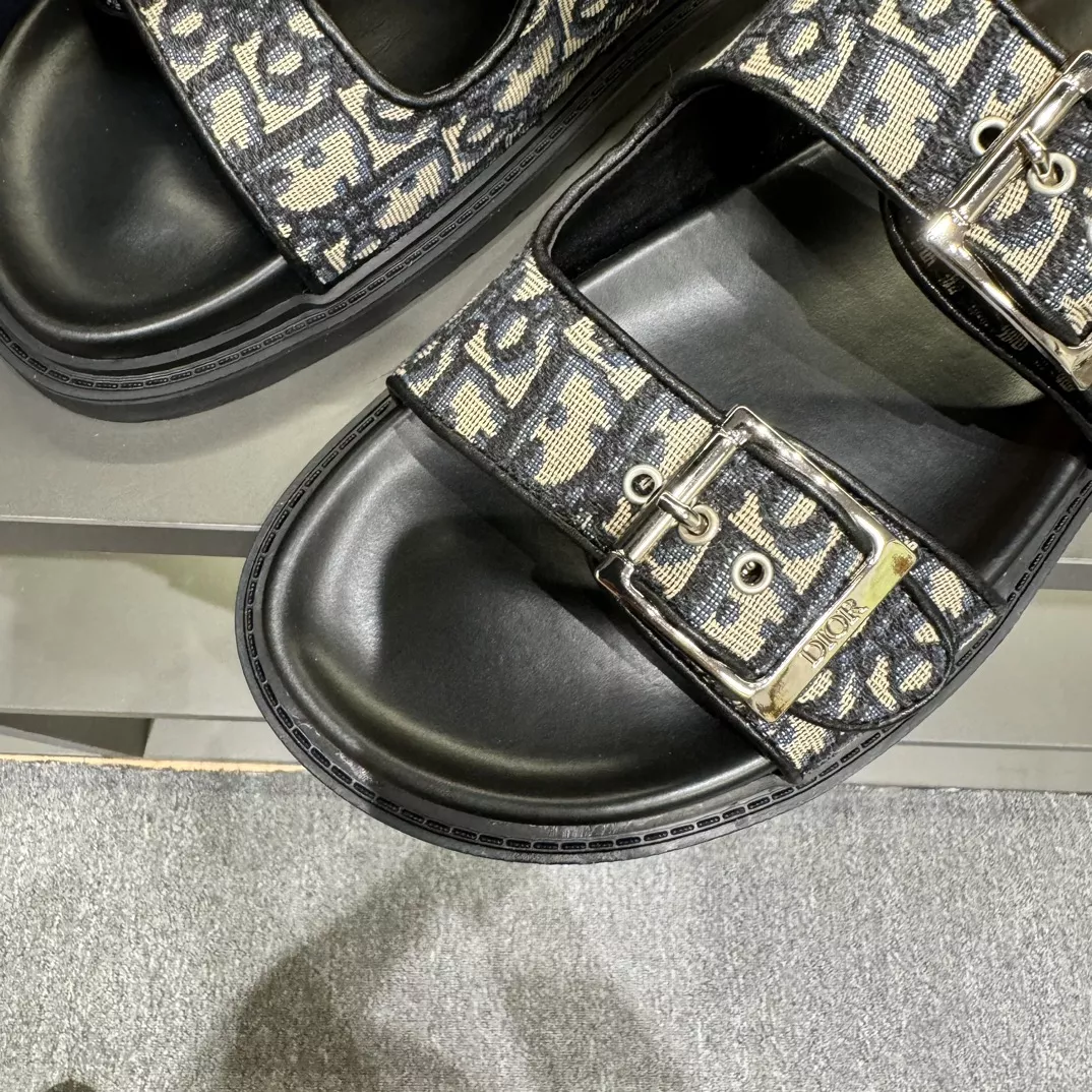 Christian Dior Slippers For Men EyeCatching 9447