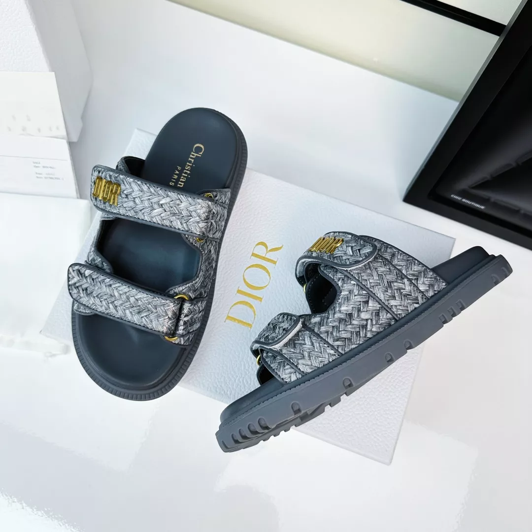 Christian Dior Slippers For Women AllSeason 6437