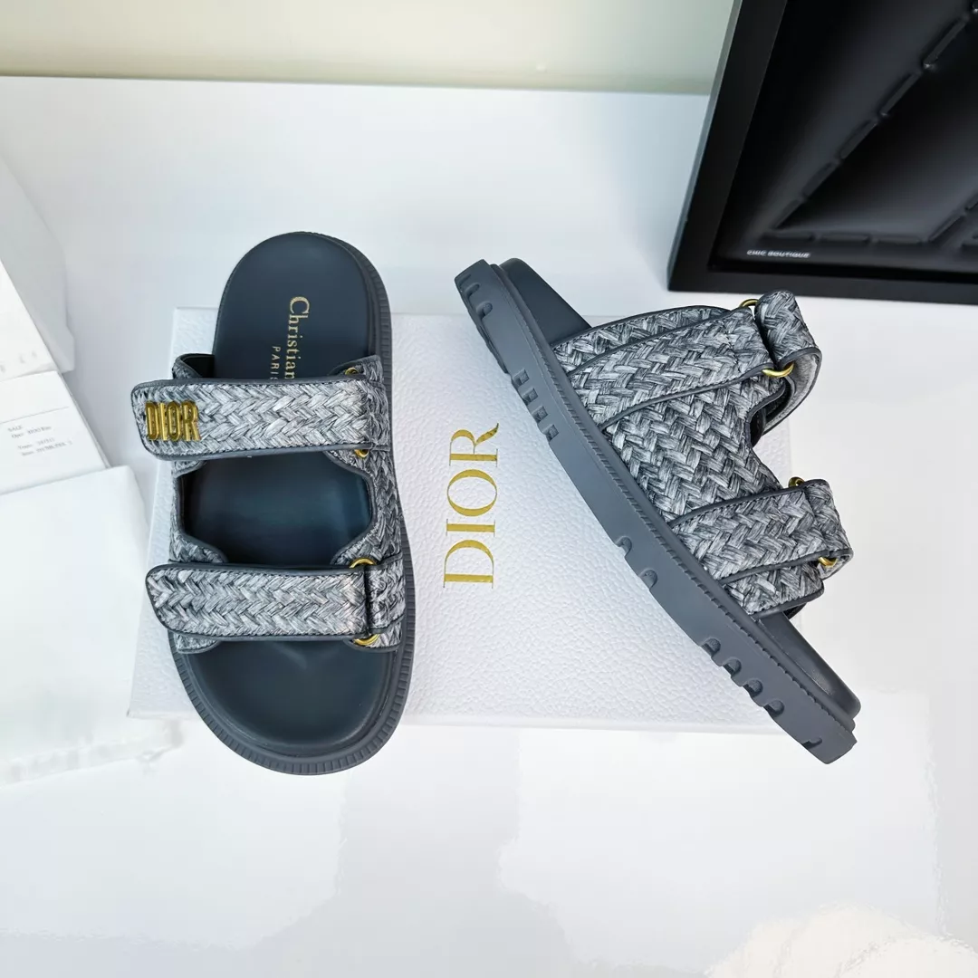 Christian Dior Slippers For Women AllSeason 6437