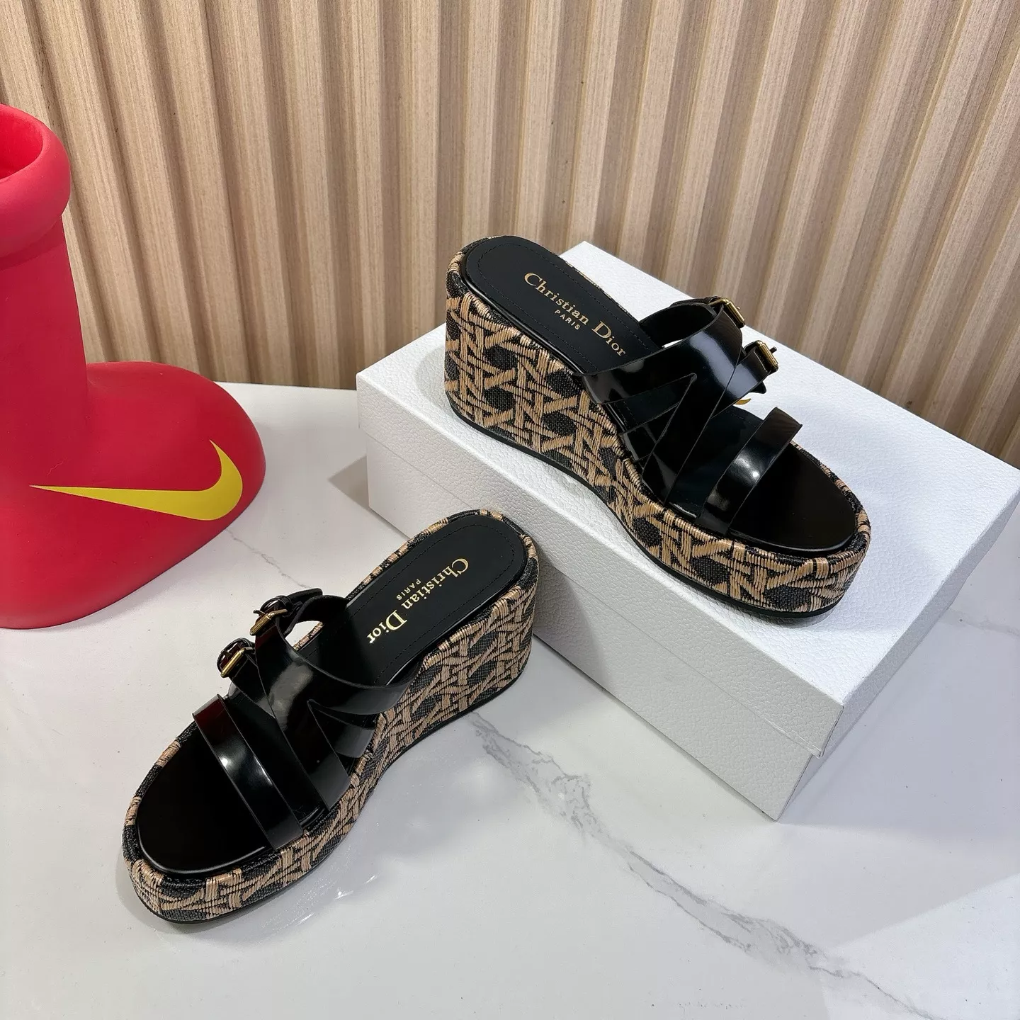 Christian Dior Slippers For Women Bold 7650