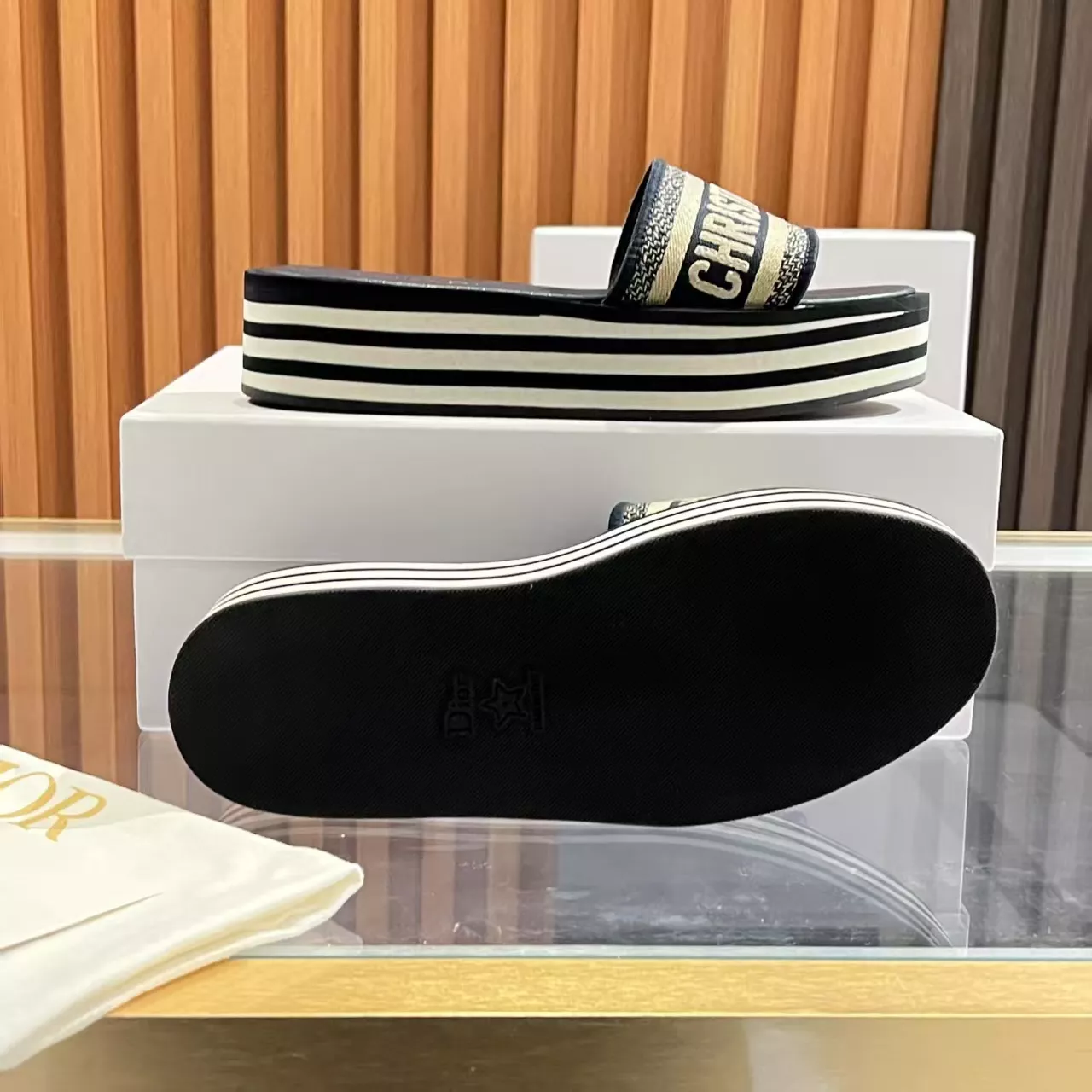 Christian Dior Slippers For Women Breathable 8298