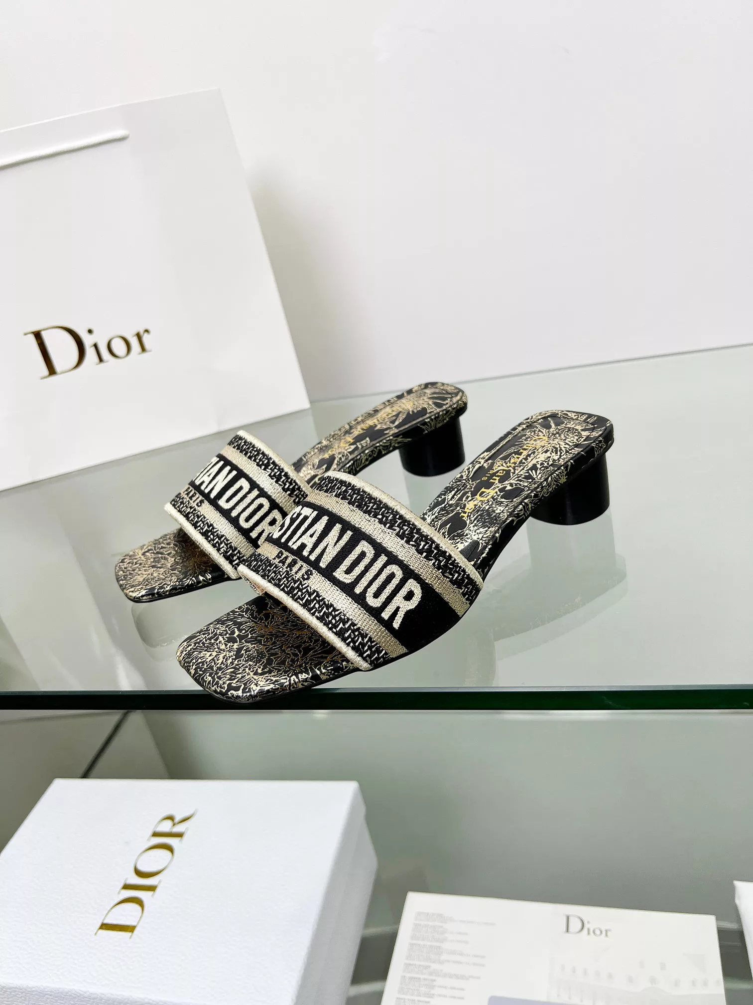 Christian Dior Slippers For Women Breathable 8700