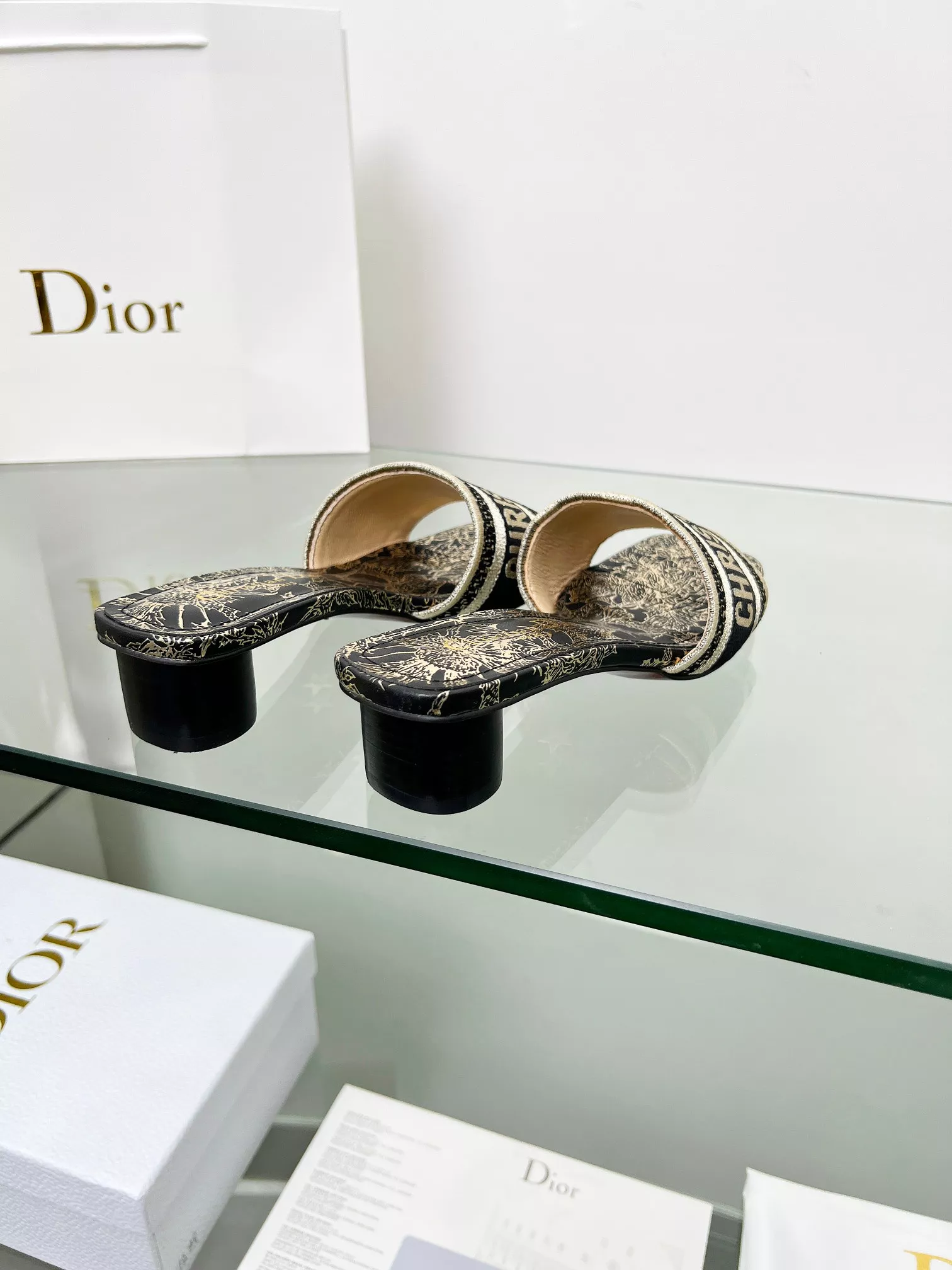 Christian Dior Slippers For Women Breathable 8700