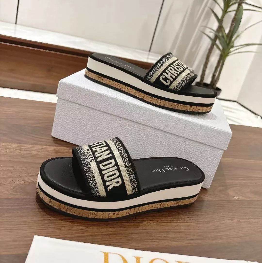 Christian Dior Slippers For Women Compact 1119