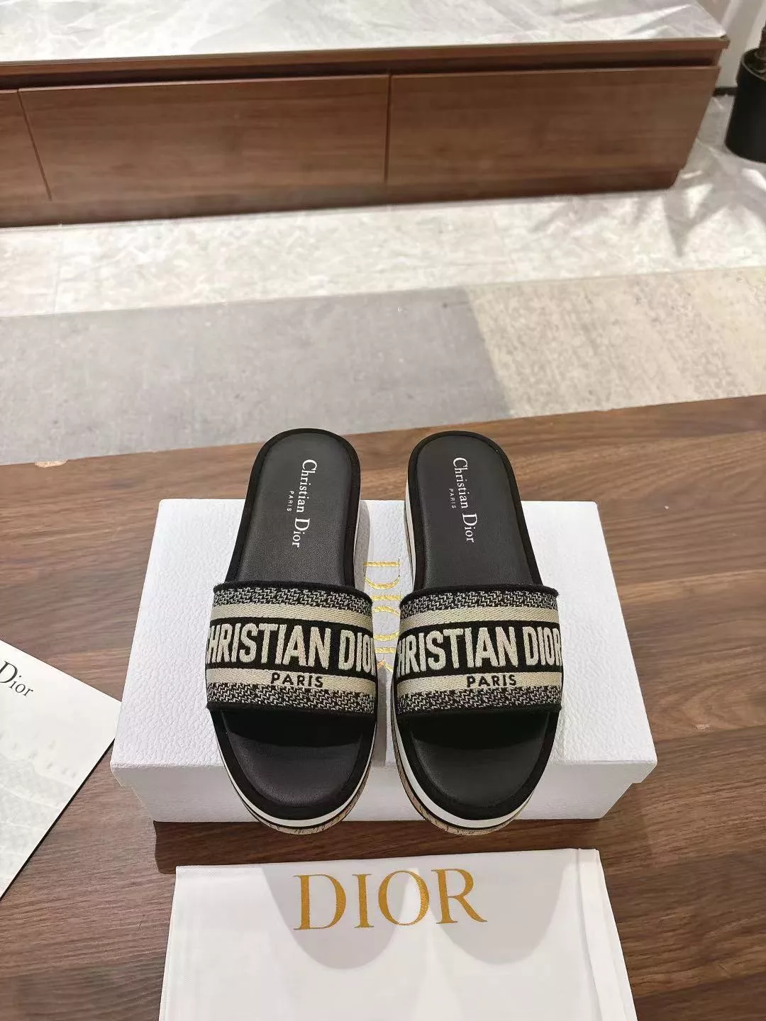 Christian Dior Slippers For Women Compact 1119