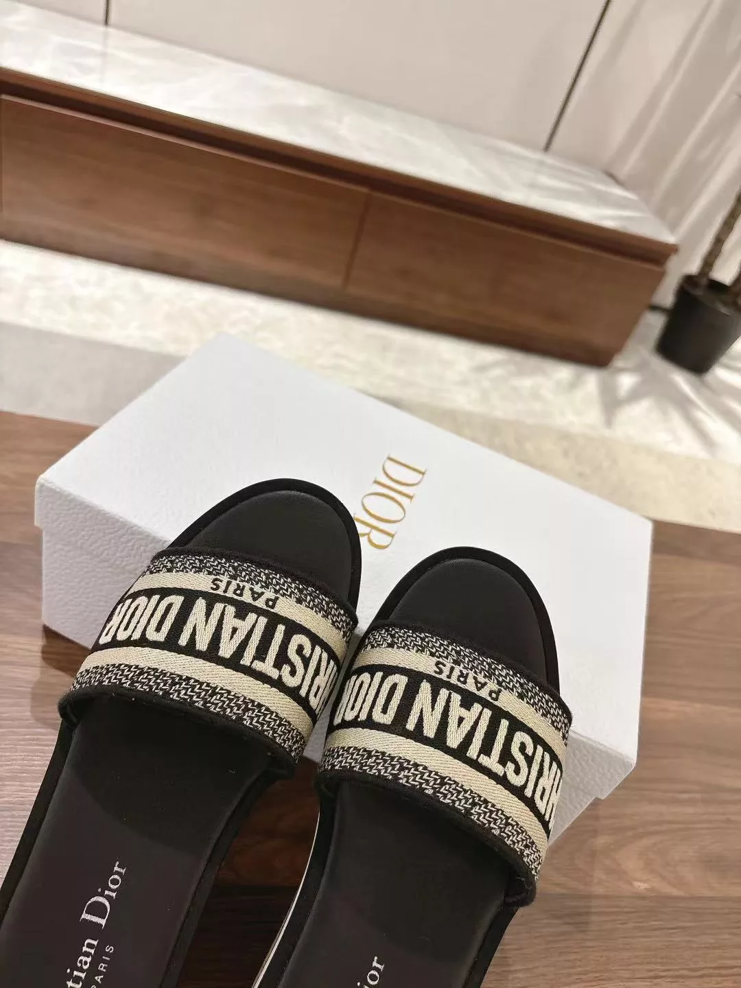 Christian Dior Slippers For Women Compact 1119