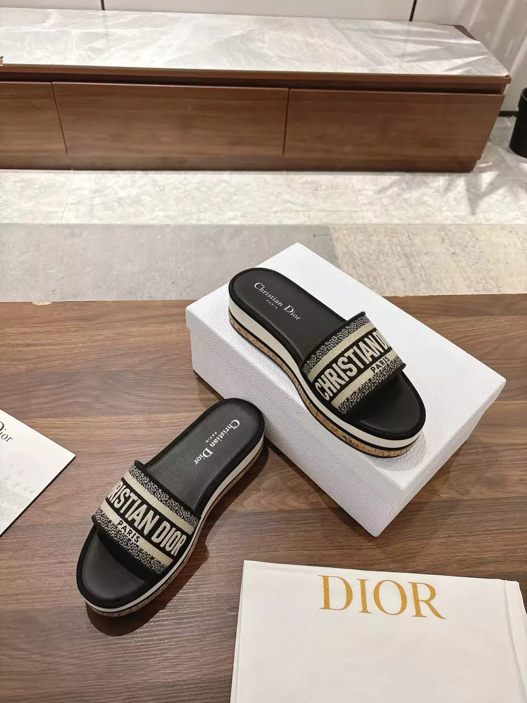 Christian Dior Slippers For Women Compact 1119