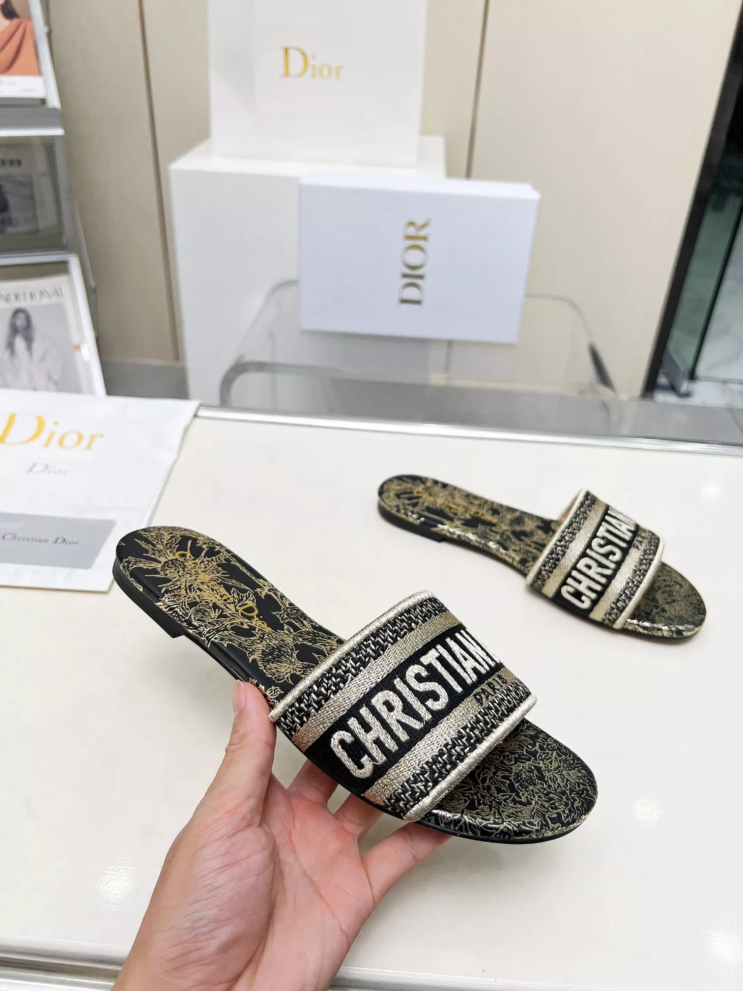 Christian Dior Slippers For Women EyeCatching 8679