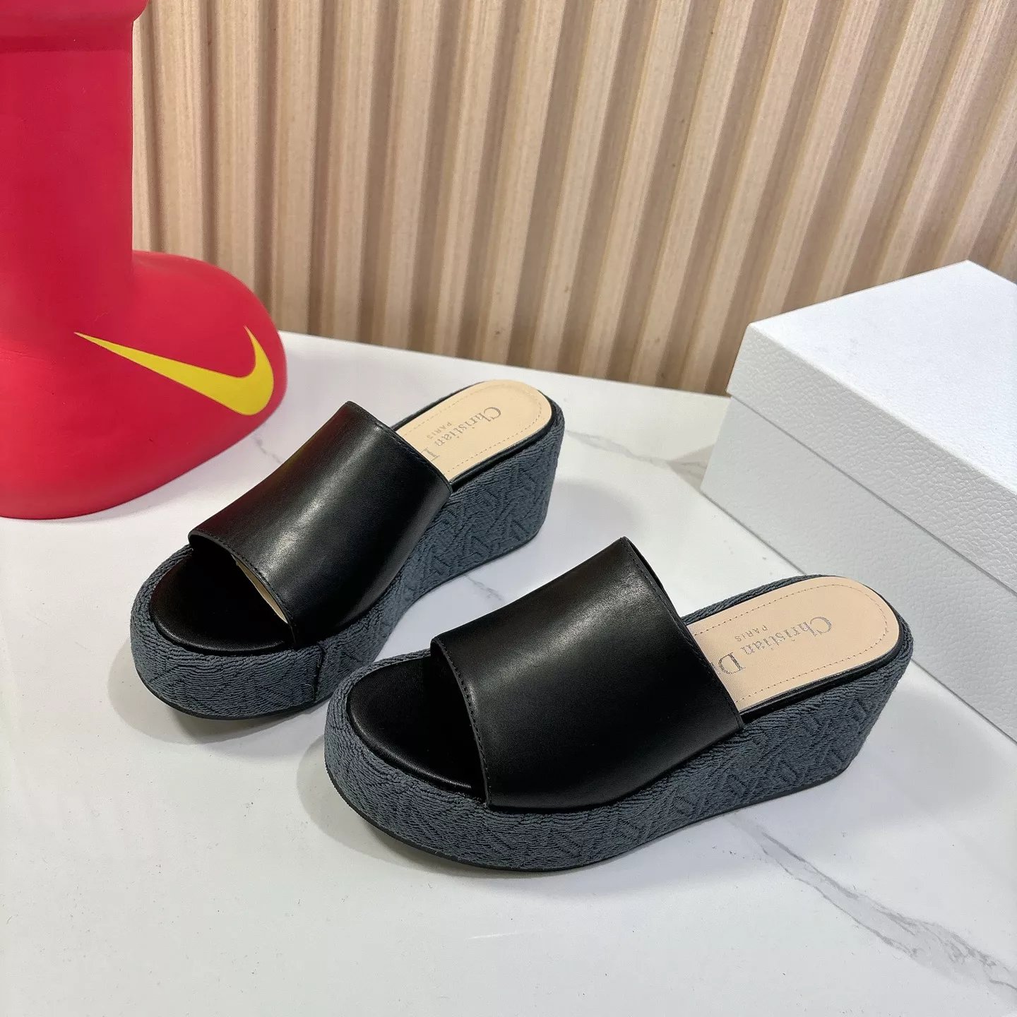 Christian Dior Slippers For Women Reliable 8652