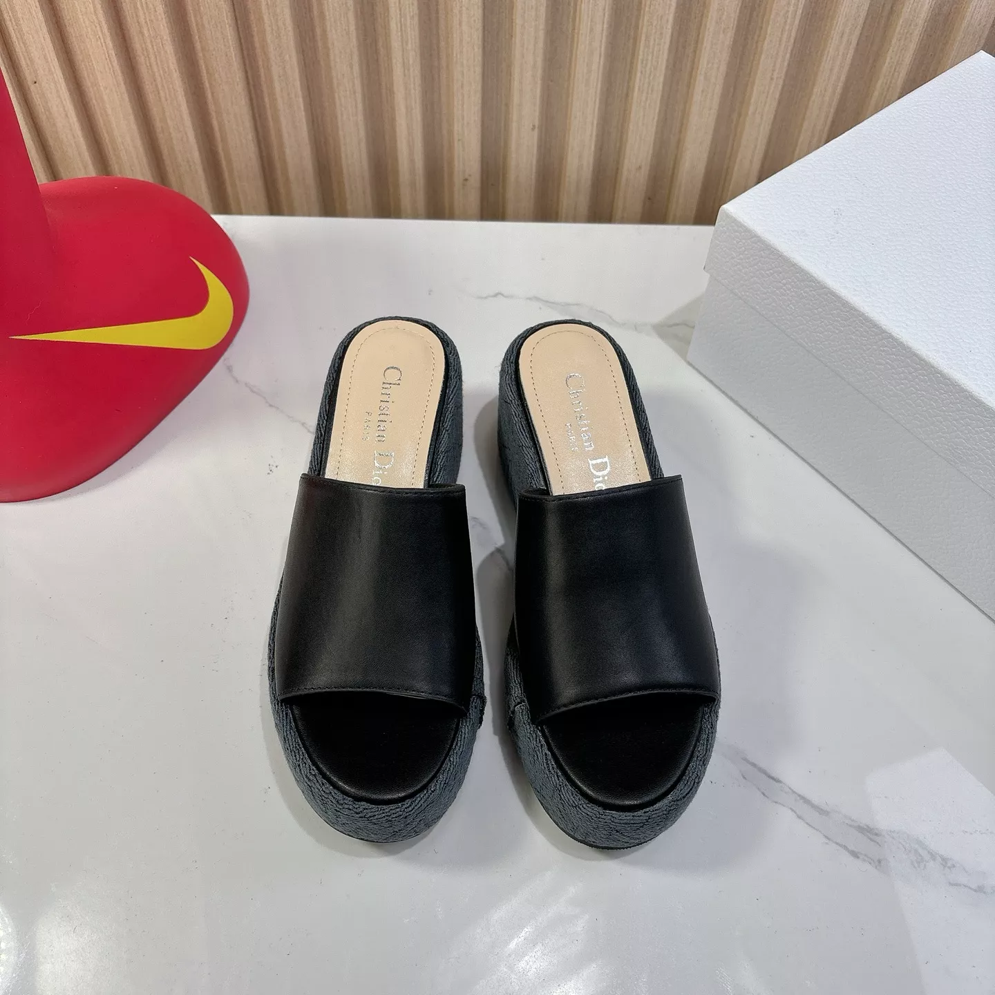 Christian Dior Slippers For Women Reliable 8652