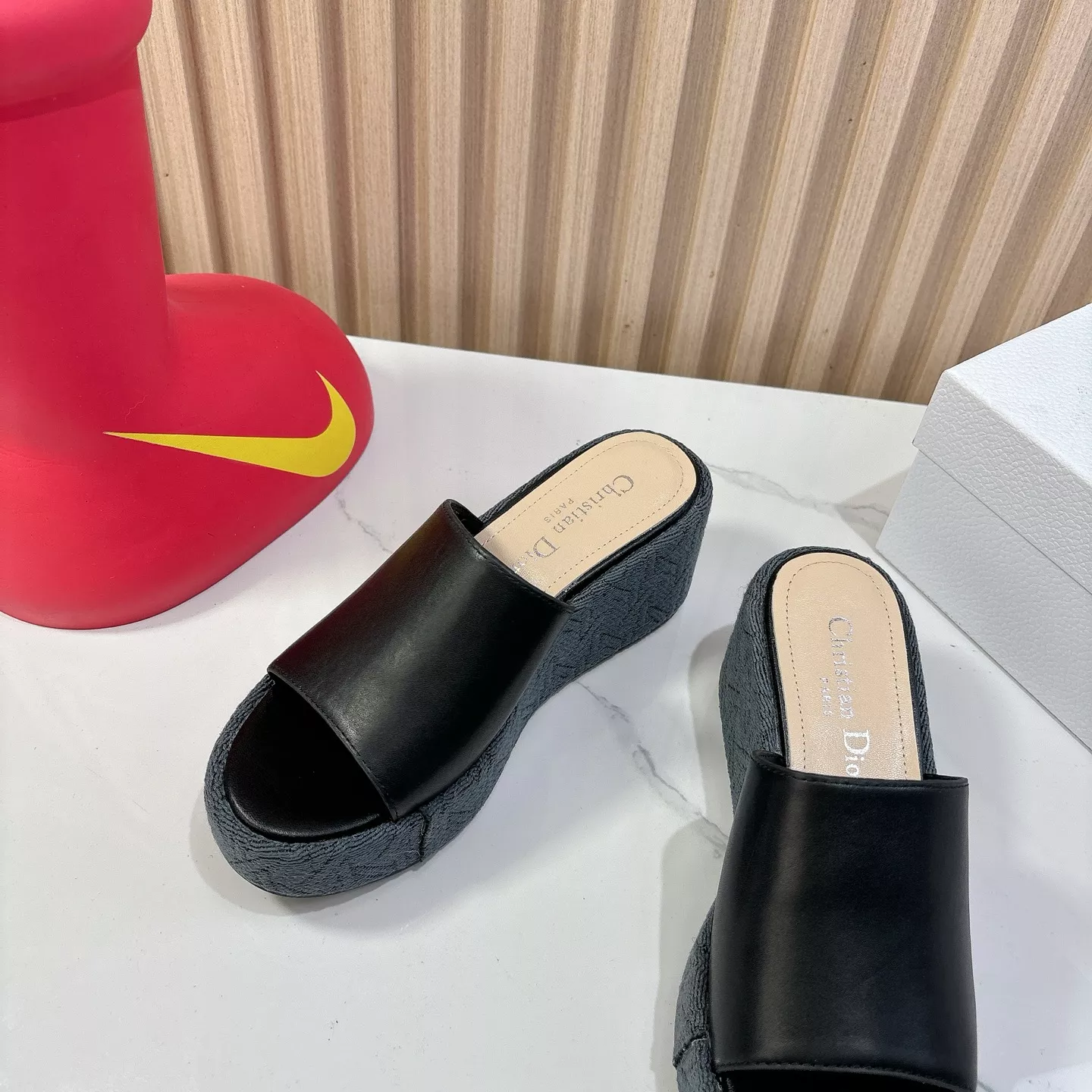 Christian Dior Slippers For Women Reliable 8652