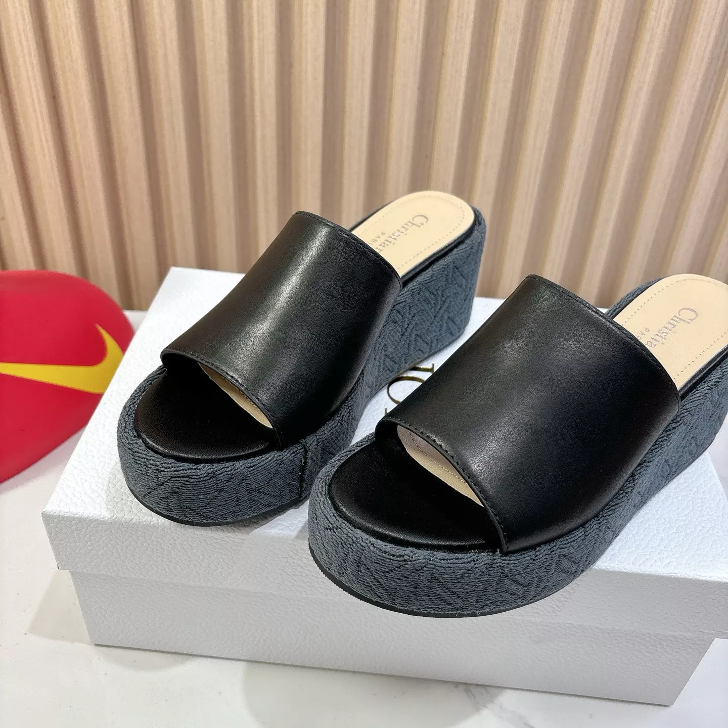 Christian Dior Slippers For Women Reliable 8652