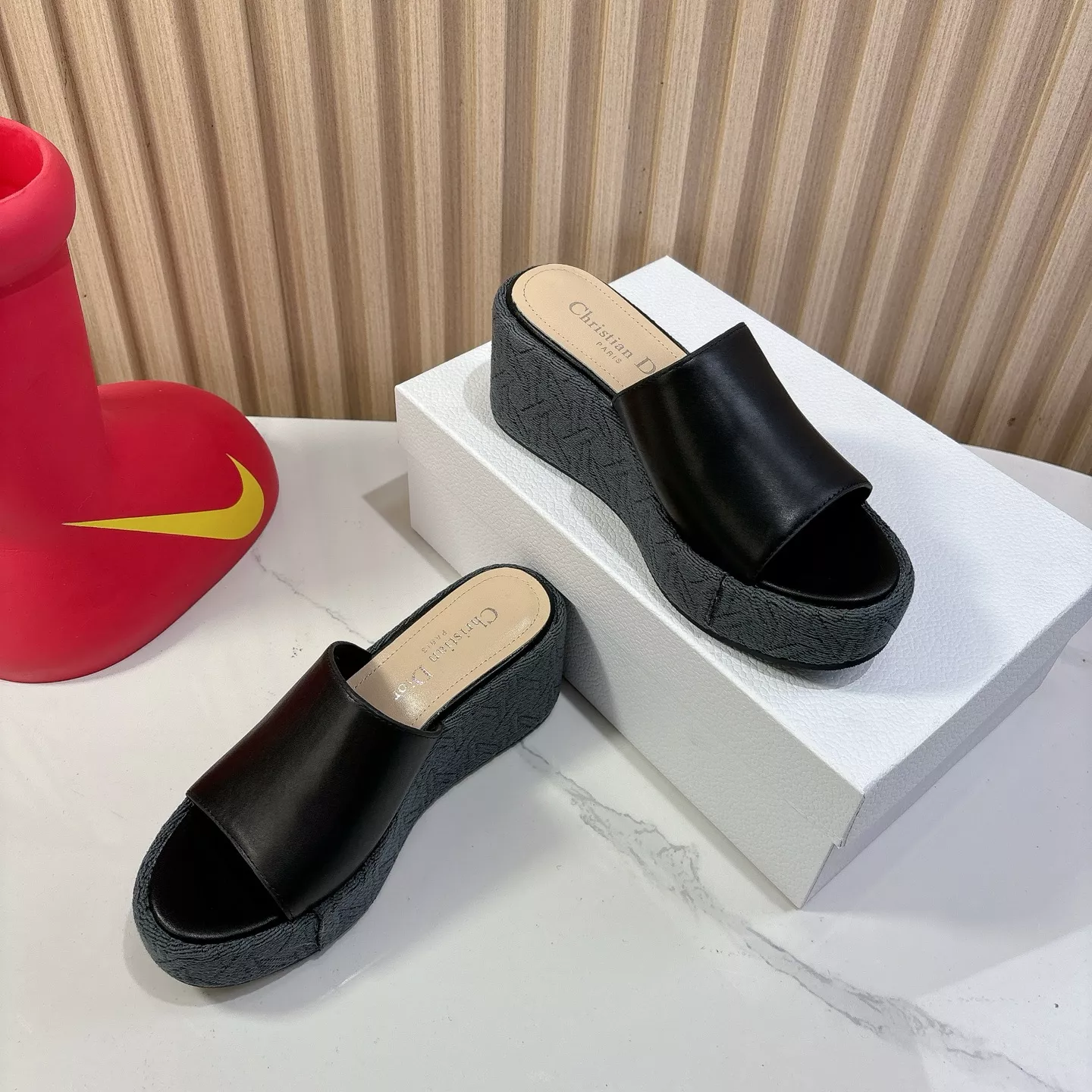Christian Dior Slippers For Women Reliable 8652