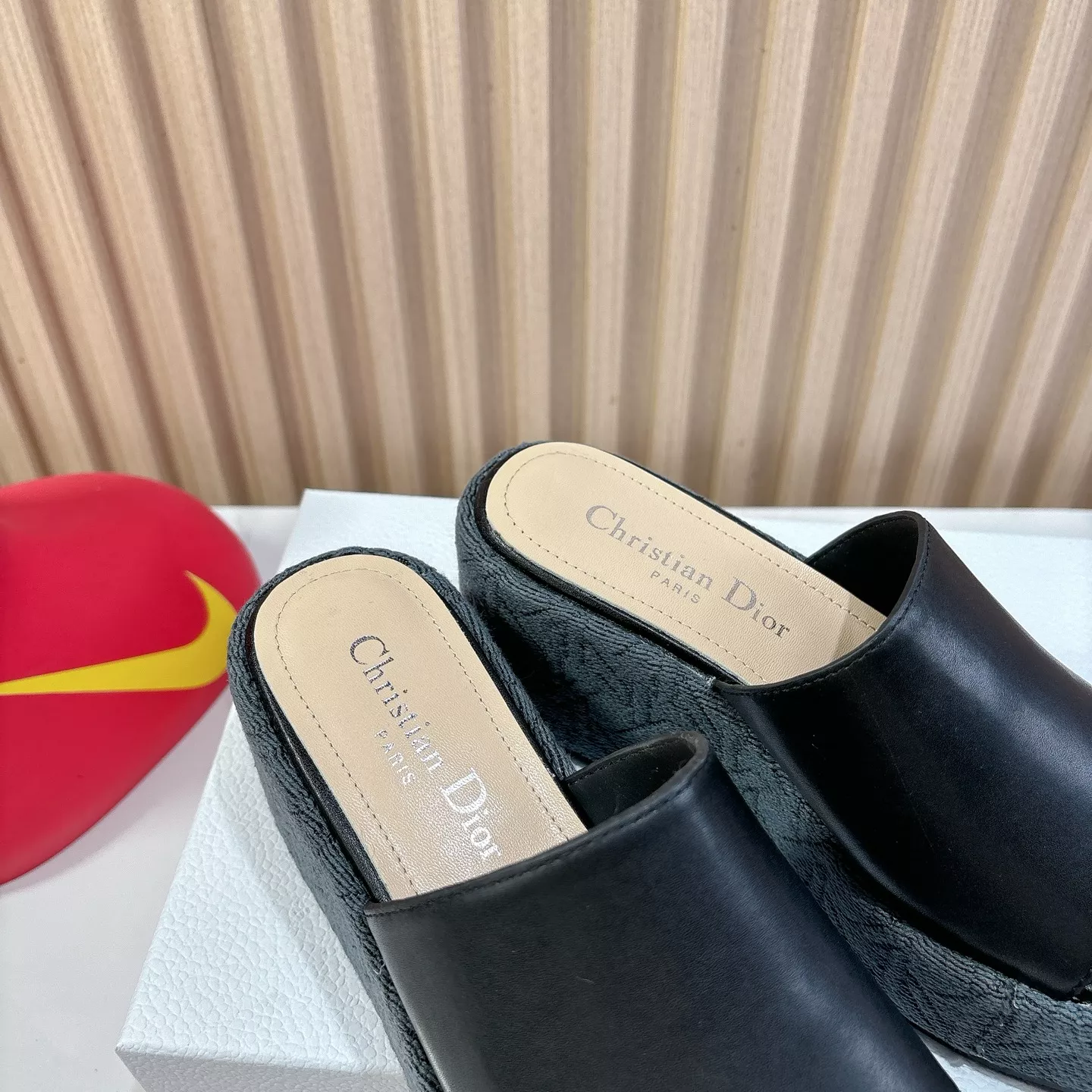 Christian Dior Slippers For Women Reliable 8652