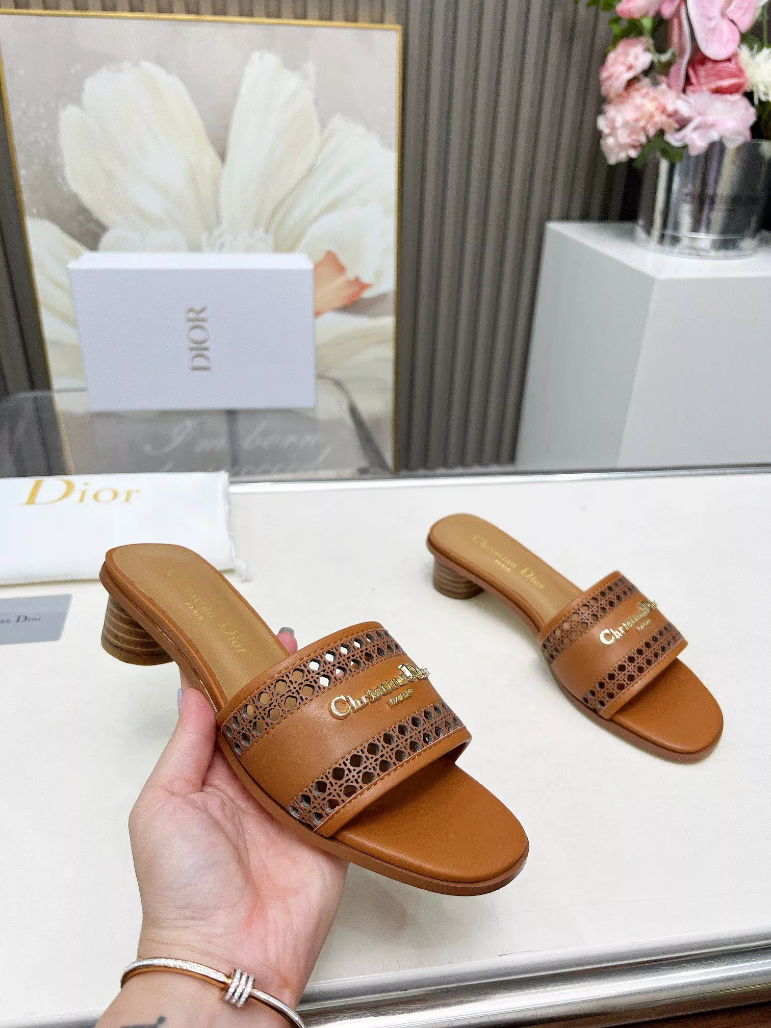 Christian Dior Slippers For Women Sleek 4695