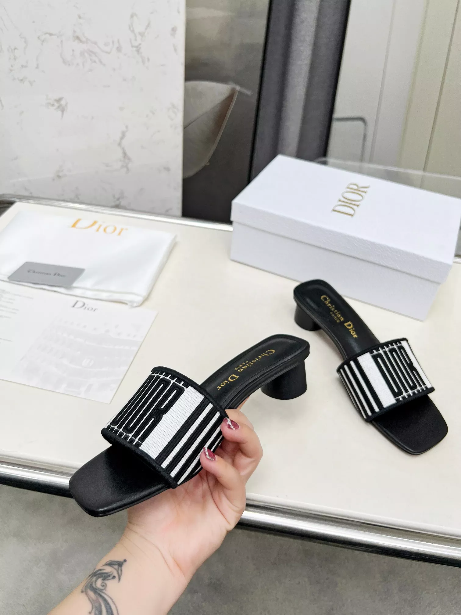 Christian Dior Slippers For Women Trendsetting 2163