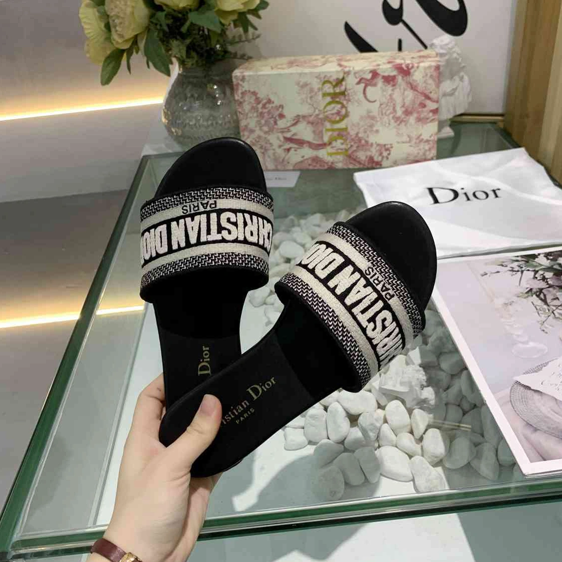 Christian Dior Slippers For Women Trendsetting 4223