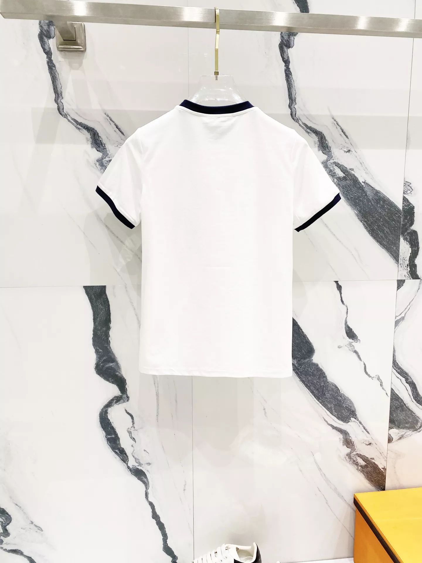 Christian Dior T-Shirts Short Sleeved For Women Elegant 8581