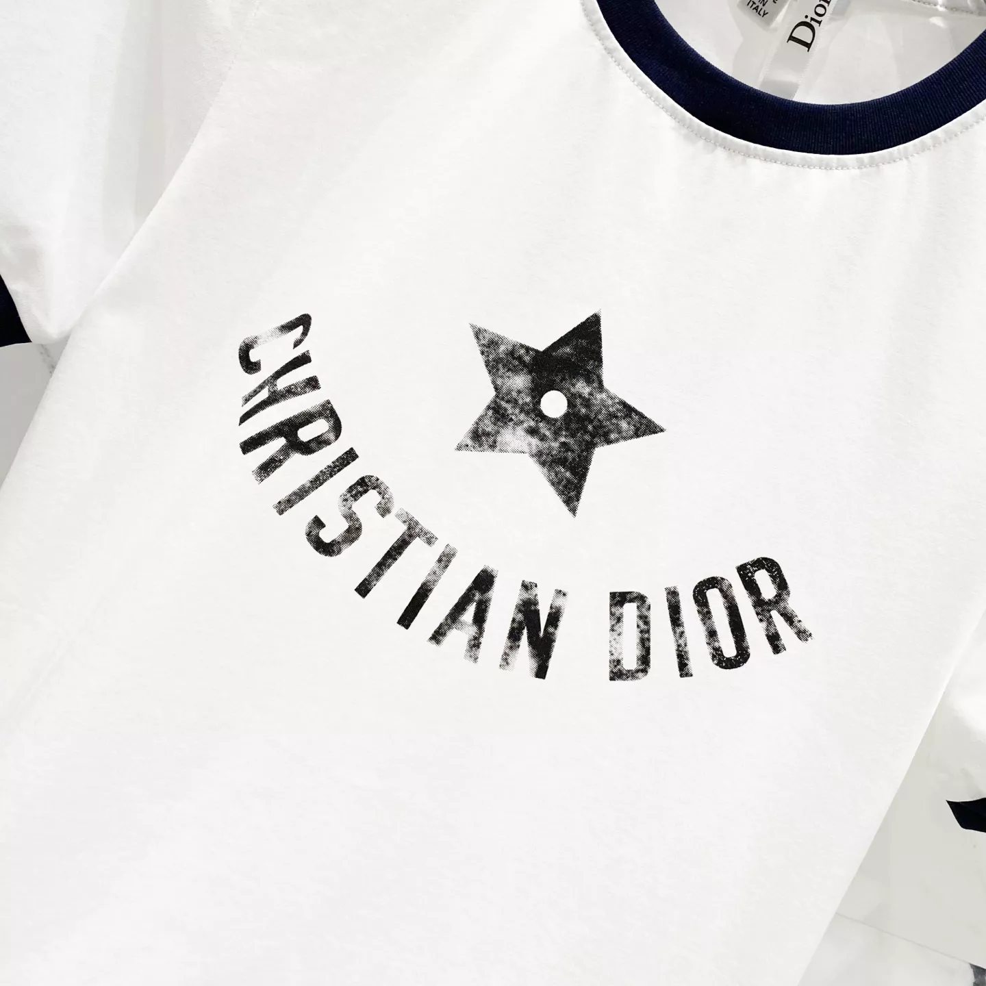 Christian Dior T-Shirts Short Sleeved For Women Elegant 8581