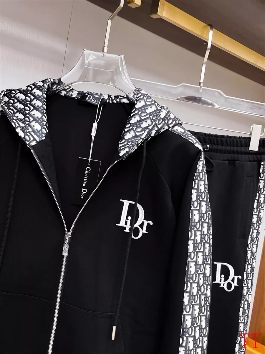 Christian Dior Tracksuits Long Sleeved For Men Popular 4210