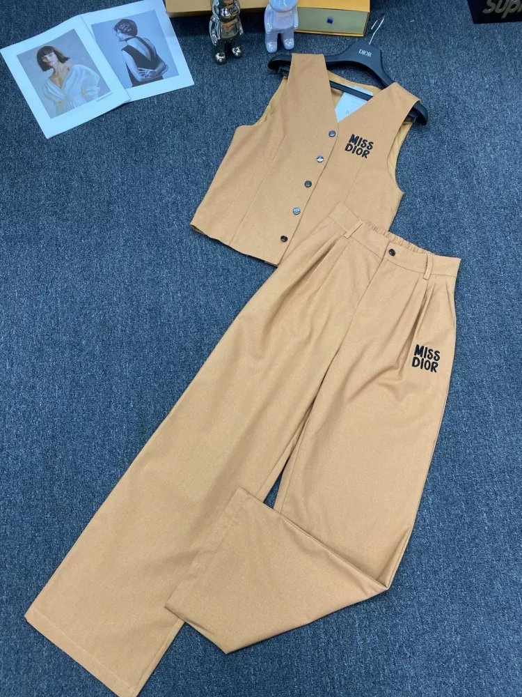 Christian Dior Tracksuits Sleeveless For Women Durable 9874
