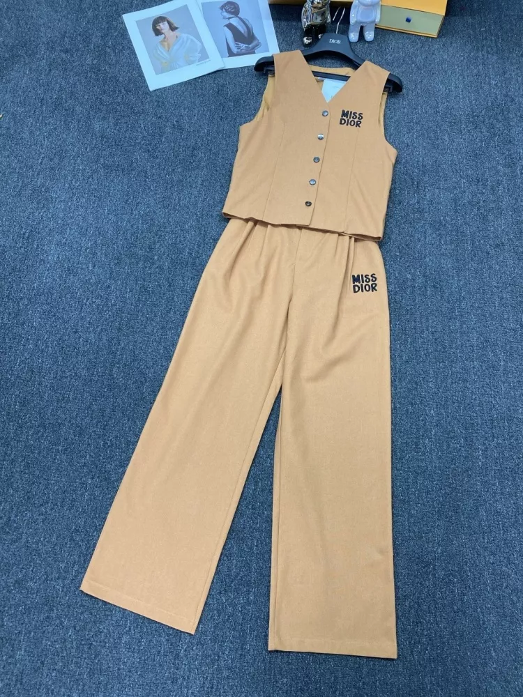 Christian Dior Tracksuits Sleeveless For Women Durable 9874