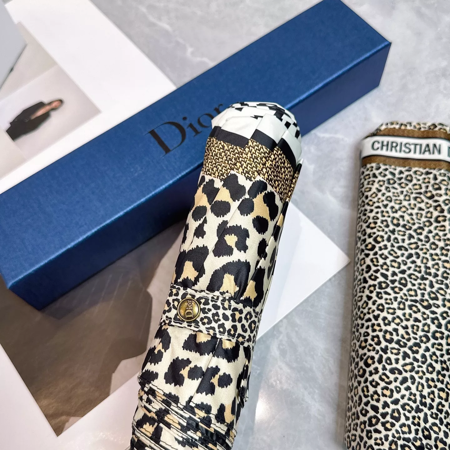 Christian Dior Umbrellas EyeCatching 8826