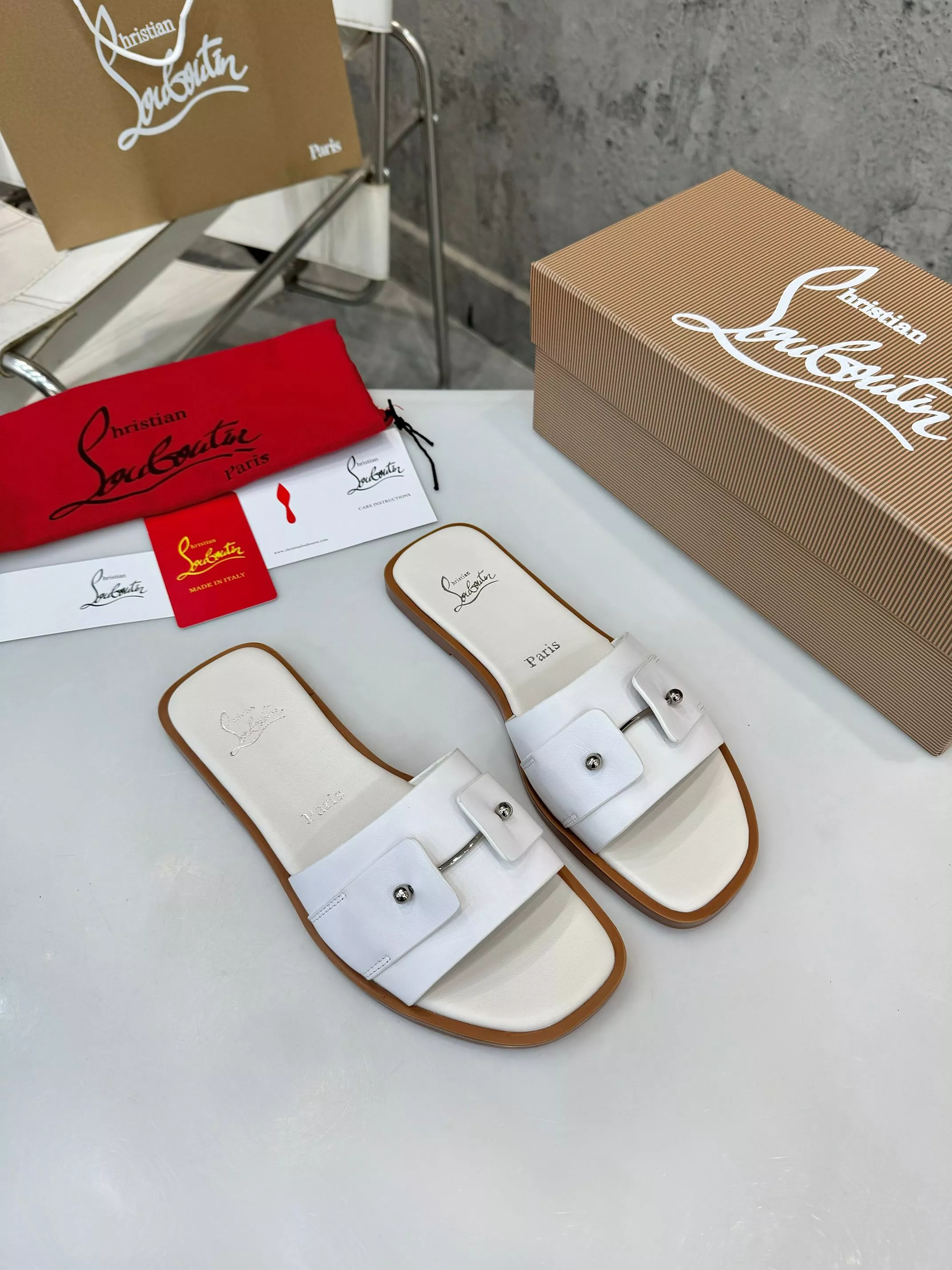 Christian Louboutin CL Slippers For Women AllSeason 6982