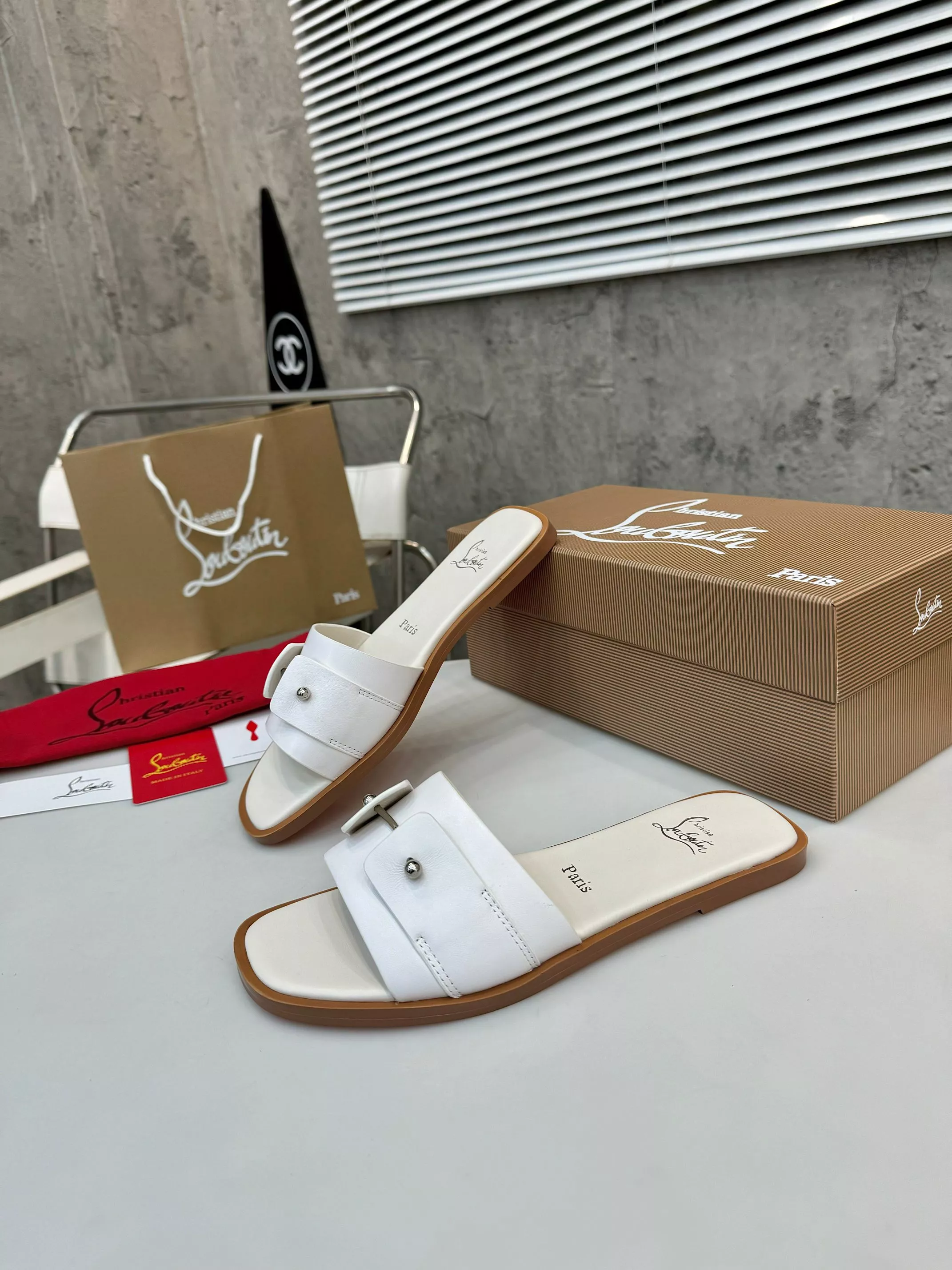 Christian Louboutin CL Slippers For Women AllSeason 6982