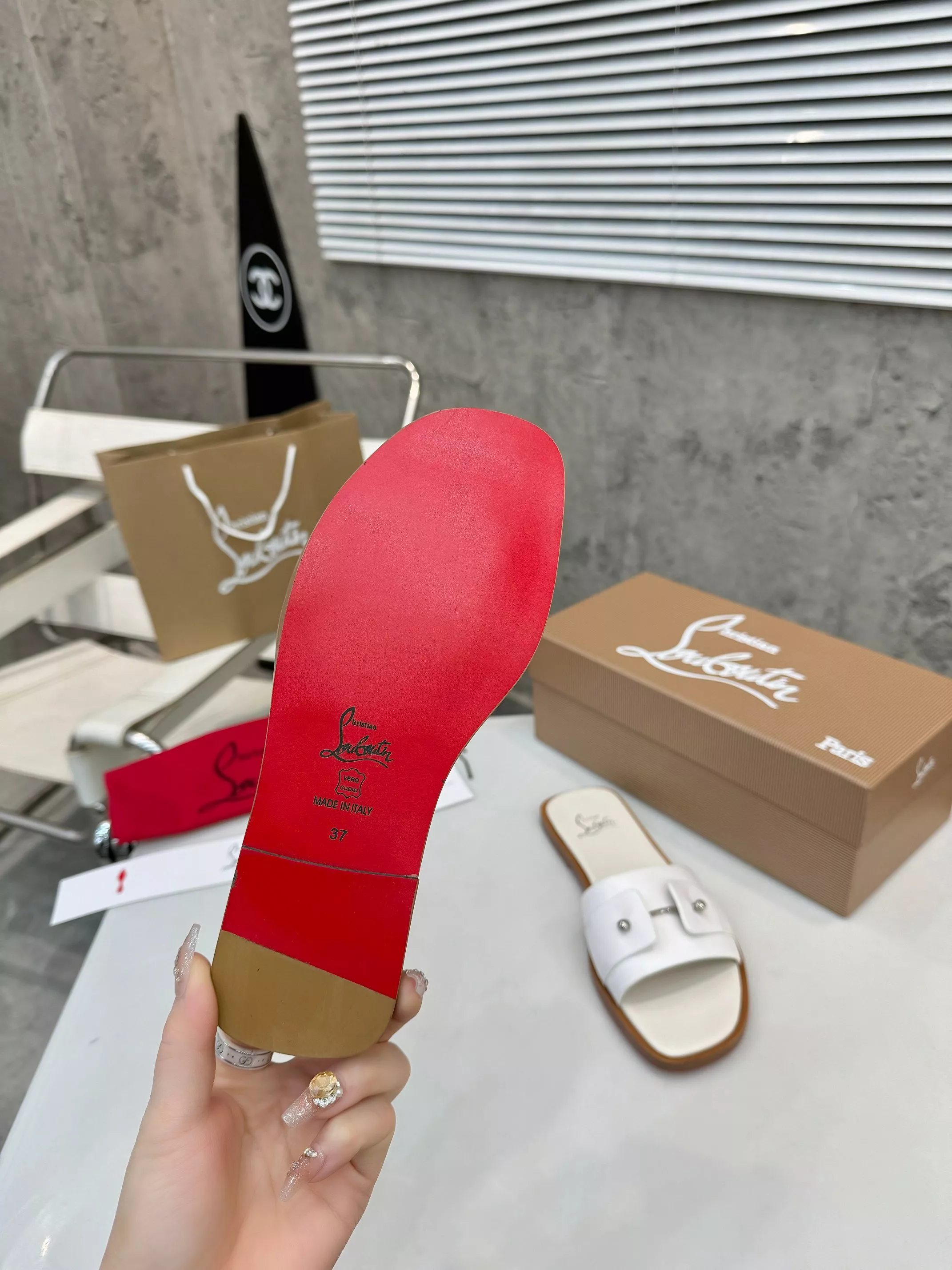 Christian Louboutin CL Slippers For Women AllSeason 6982
