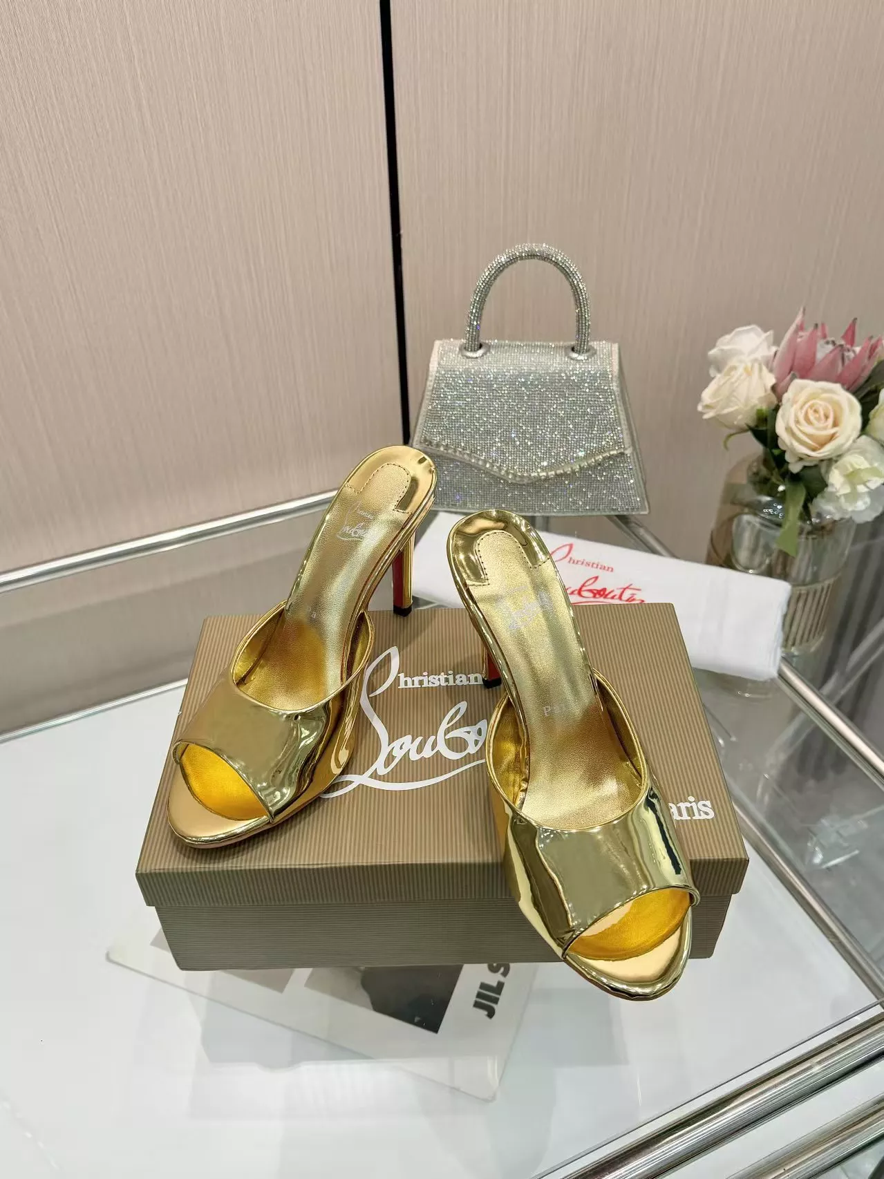 Christian Louboutin CL Slippers For Women Cozy 2635