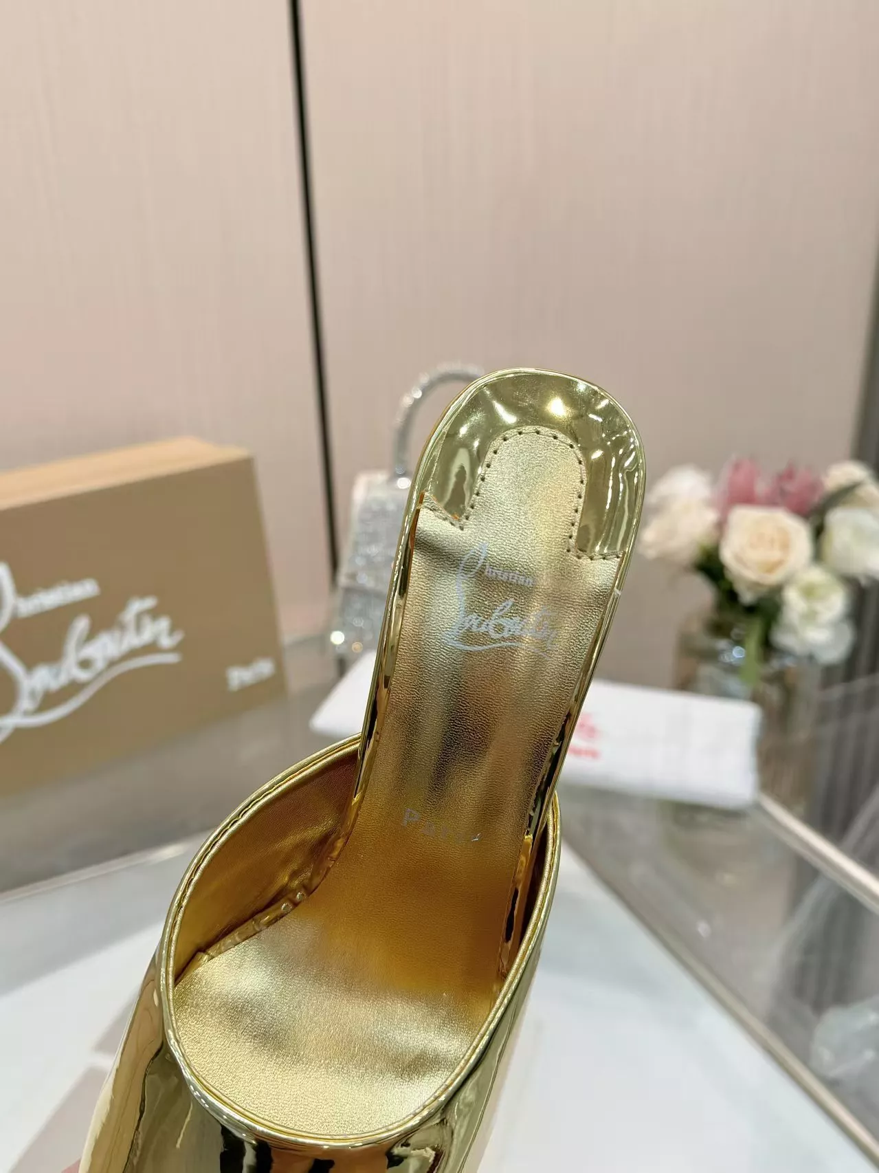 Christian Louboutin CL Slippers For Women Cozy 2635