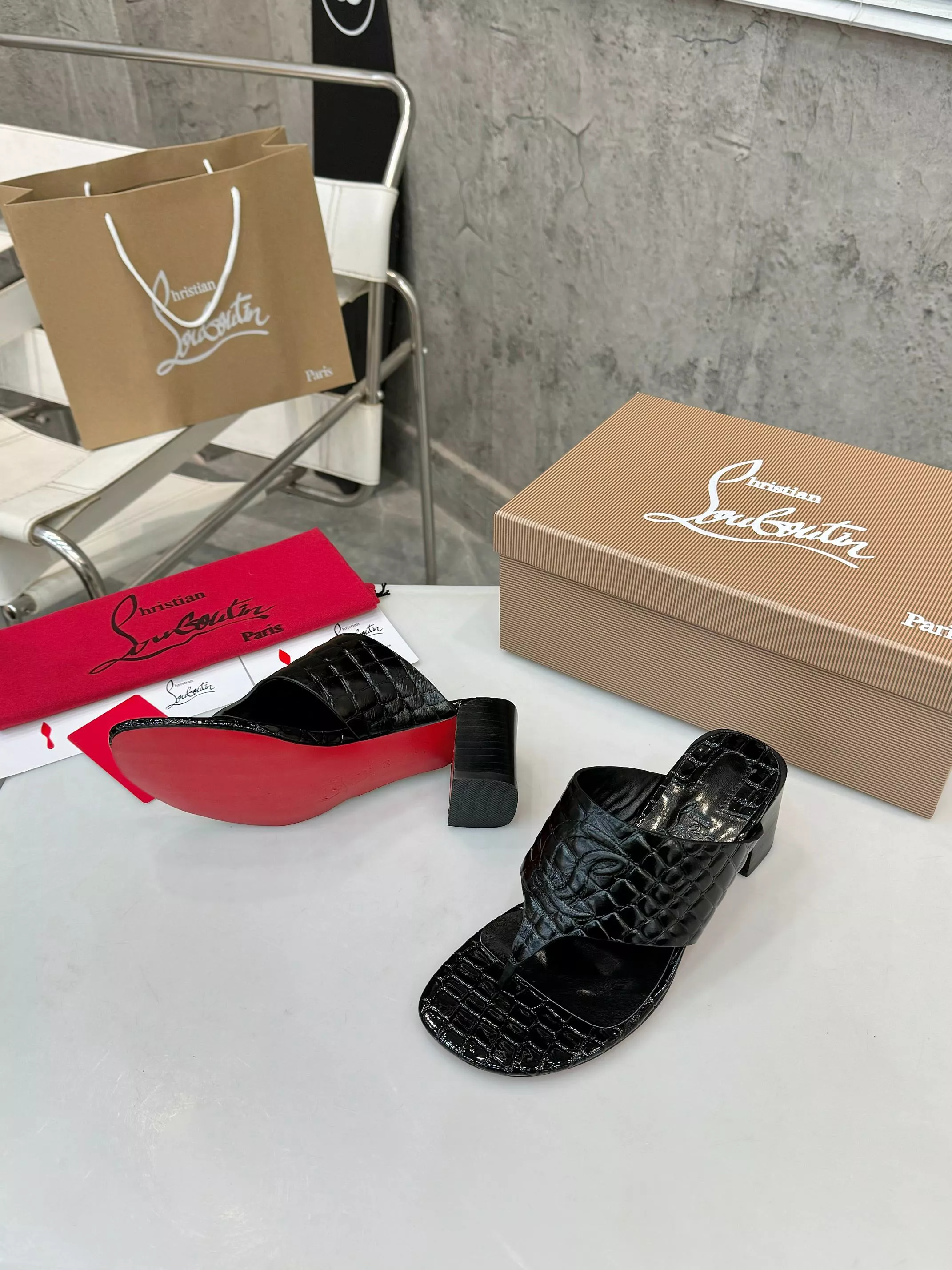 Christian Louboutin CL Slippers For Women Popular 5042